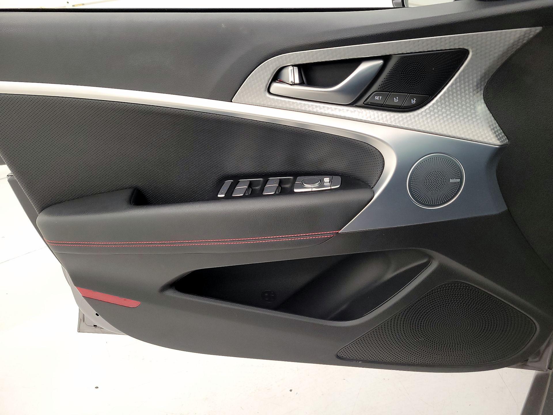 Thumbnail: 2023 Genesis G70 - 12