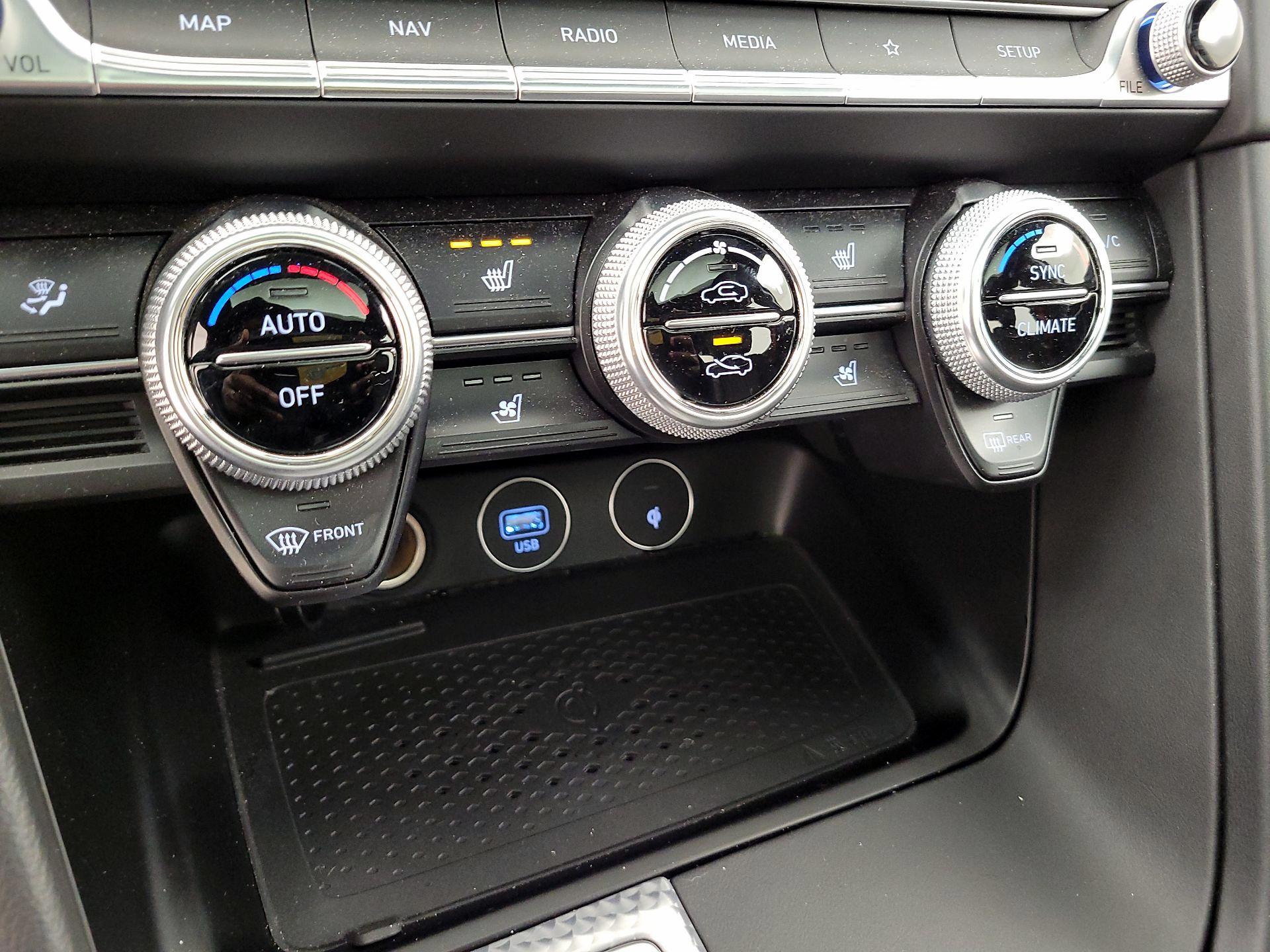 Thumbnail: 2023 Genesis G70 - 17