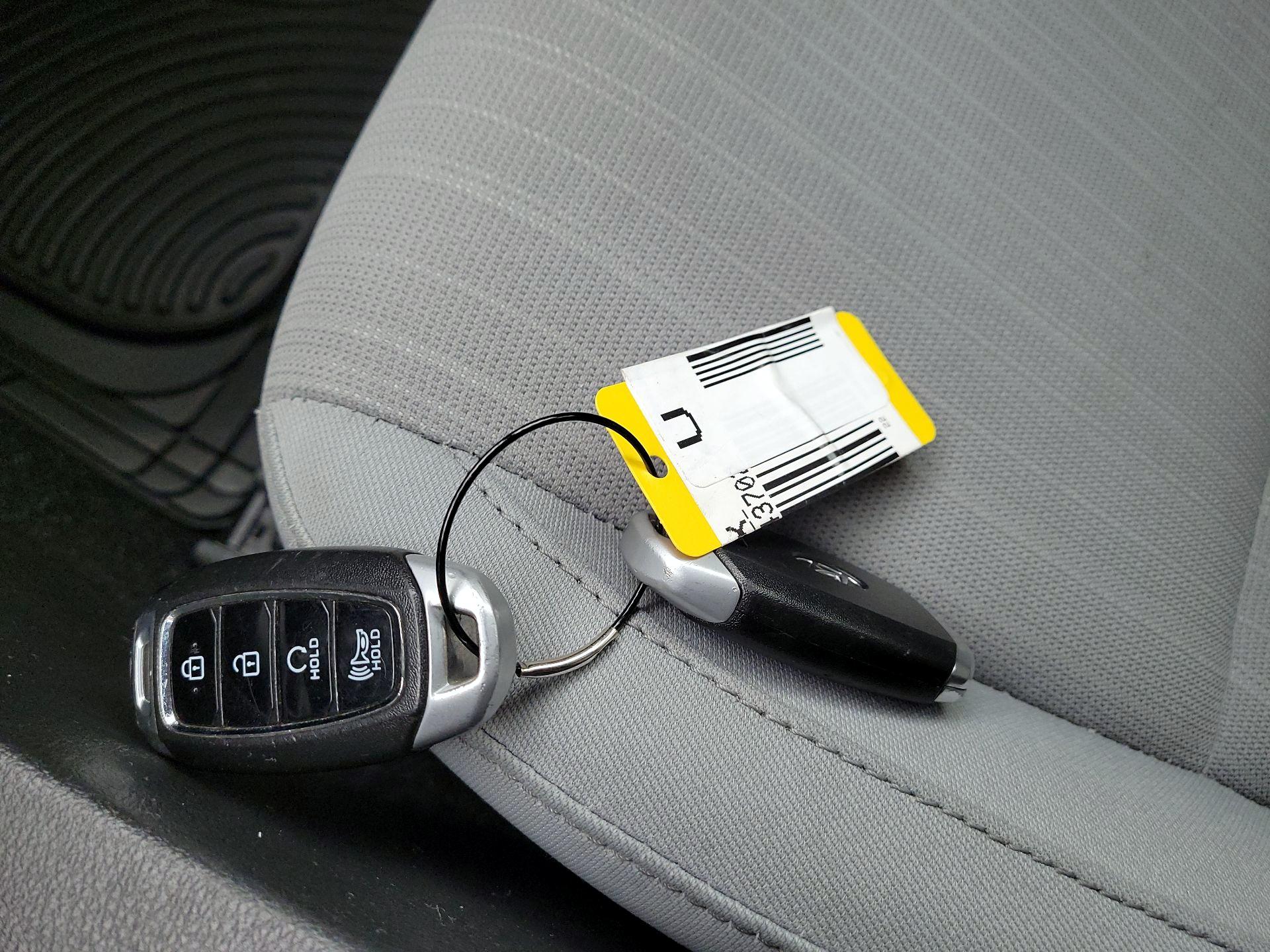 Thumbnail: 2022 Hyundai Kona - 18