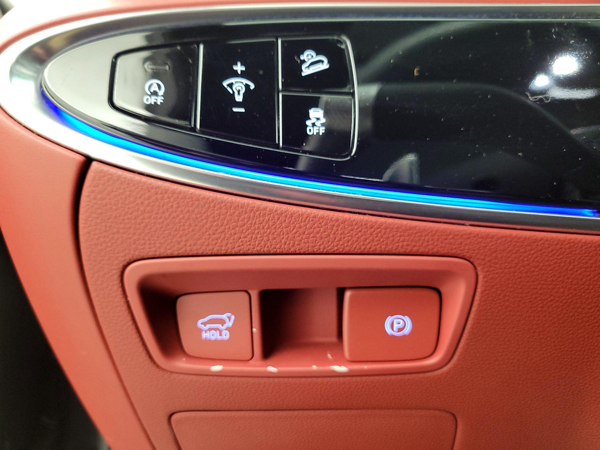 Thumbnail: 2023 Genesis GV70 - 13