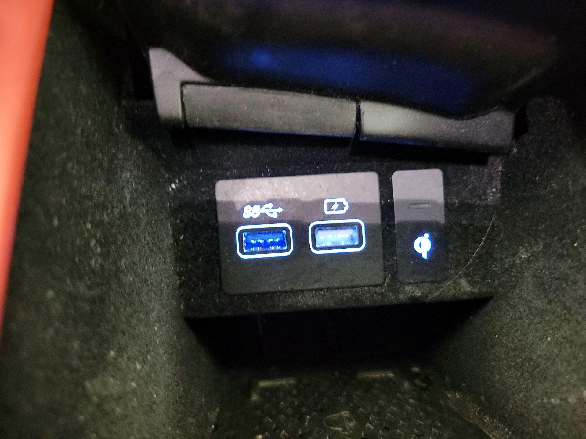 Thumbnail: 2023 Genesis GV70 - 19