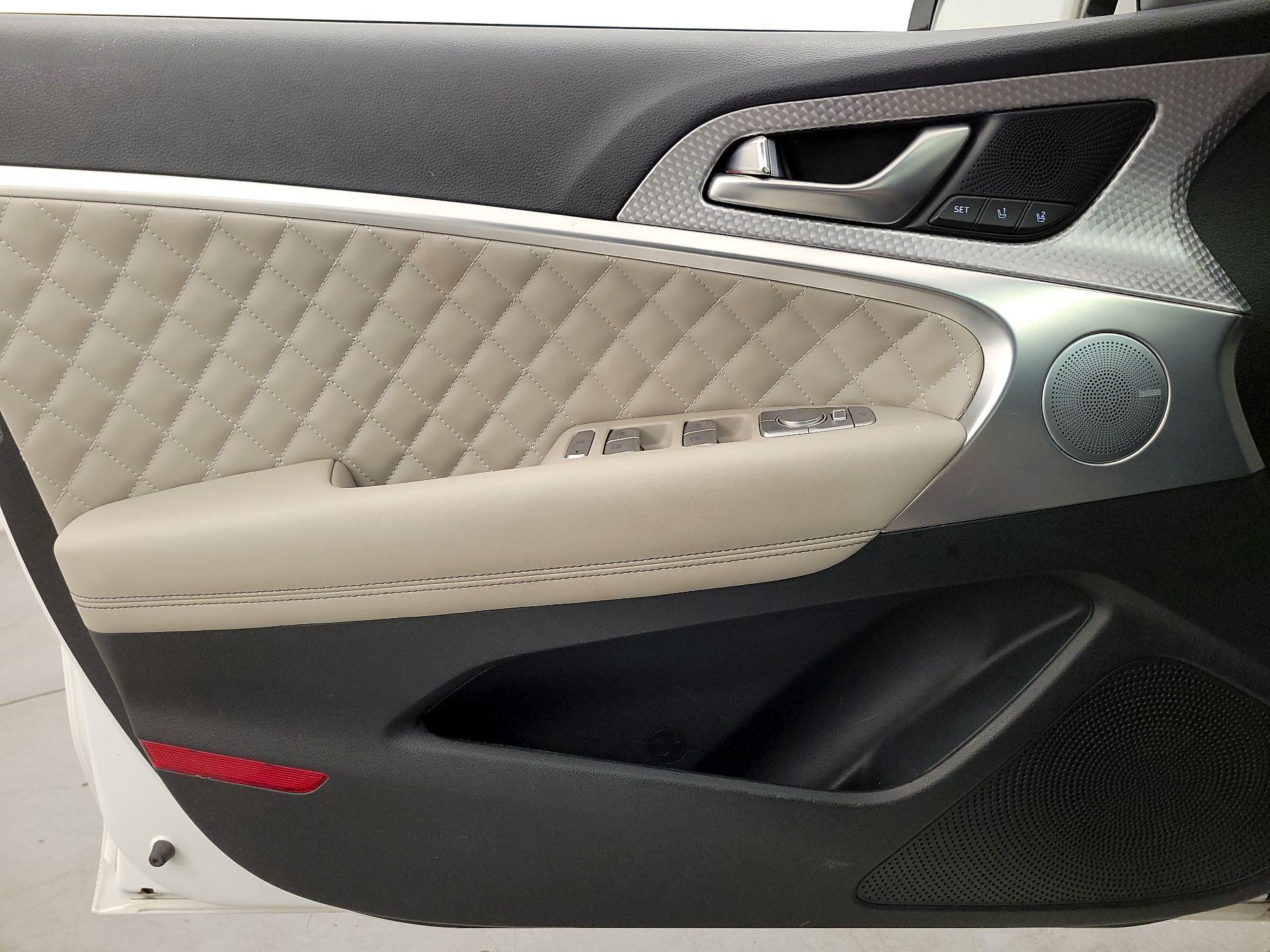 Thumbnail: 2023 Genesis G70 - 12