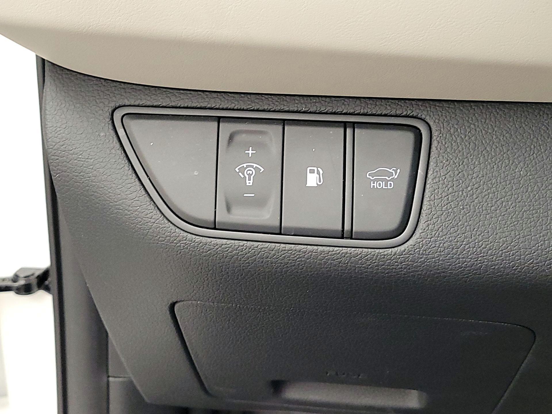 Thumbnail: 2023 Genesis G70 - 13