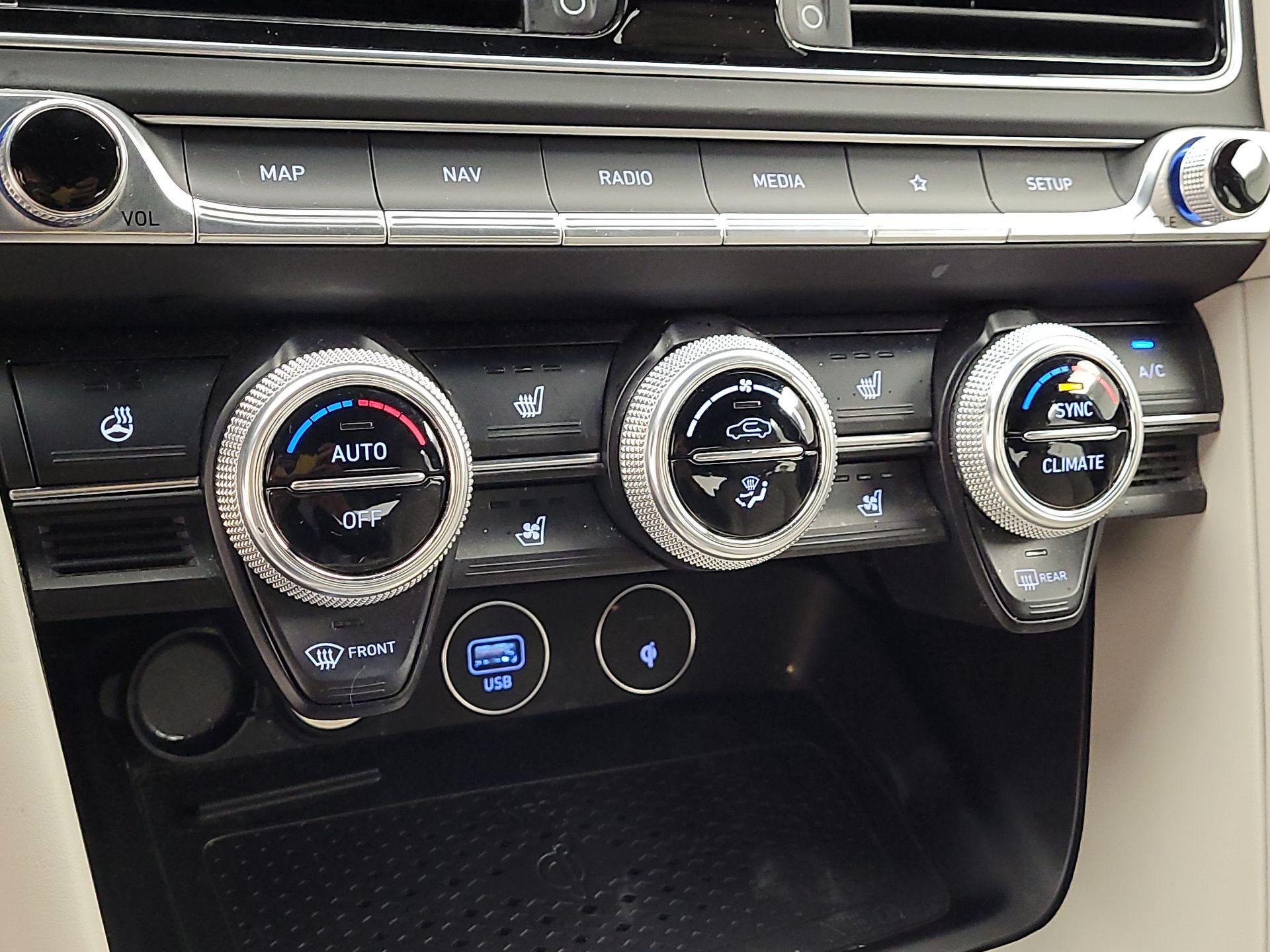 Thumbnail: 2023 Genesis G70 - 16