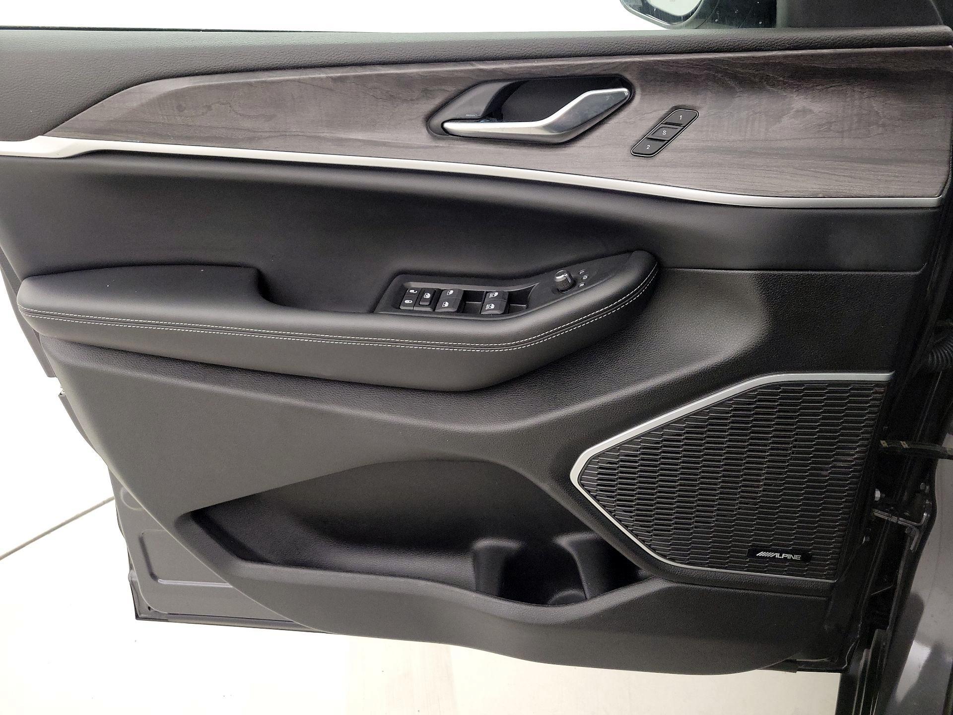 Thumbnail: 2024 Jeep Grand Cherokee - 12