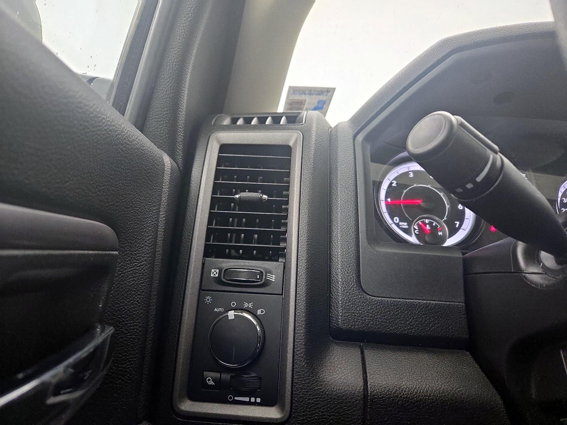 Thumbnail: 2022 RAM 1500 Classic - 13