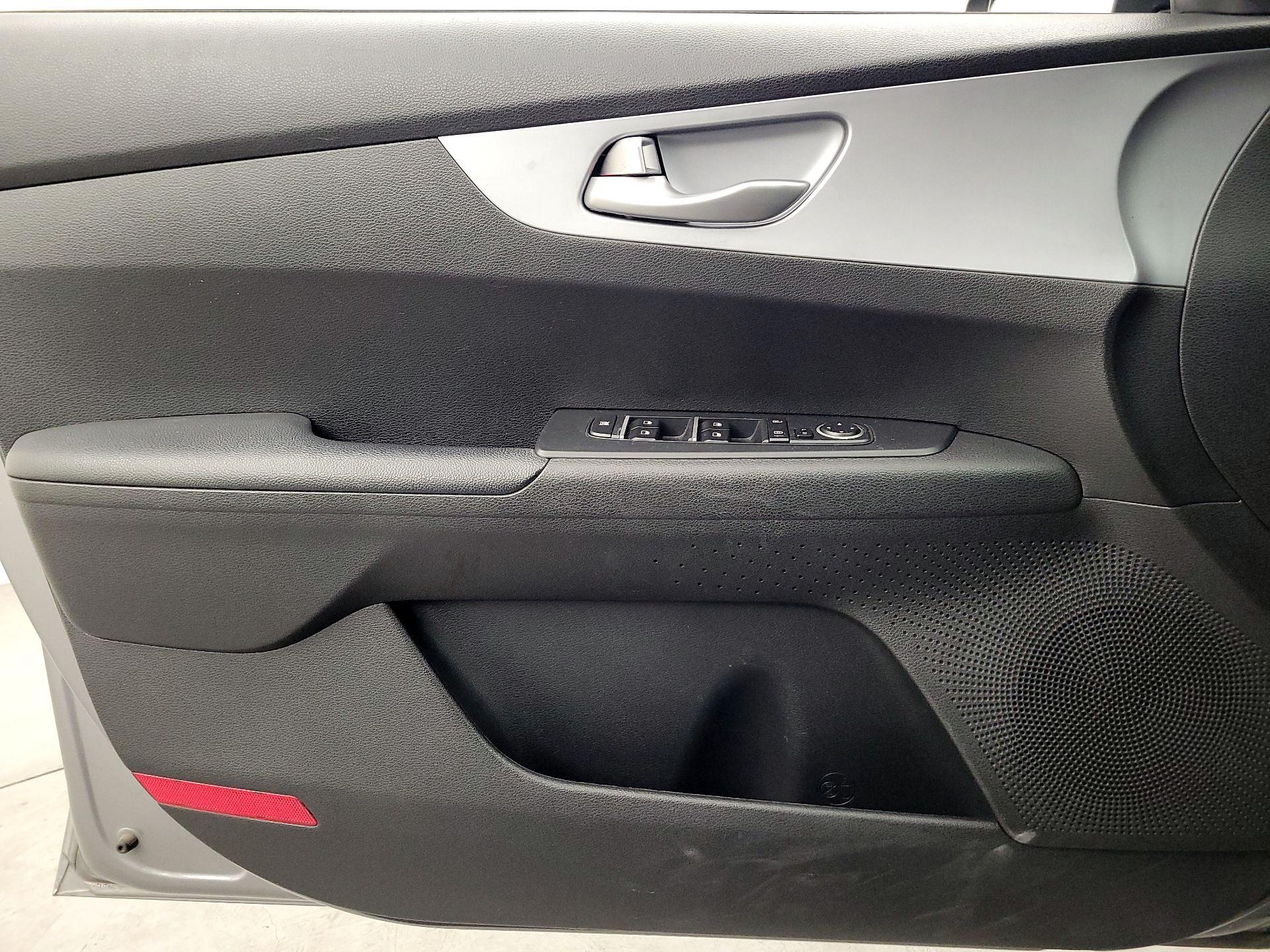 Thumbnail: 2023 Kia Forte - 12