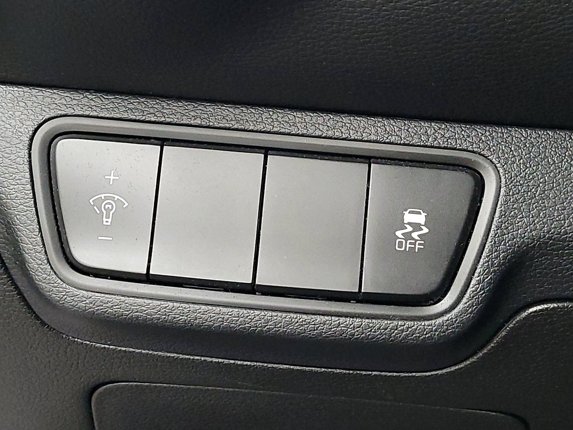 Thumbnail: 2023 Kia Forte - 13