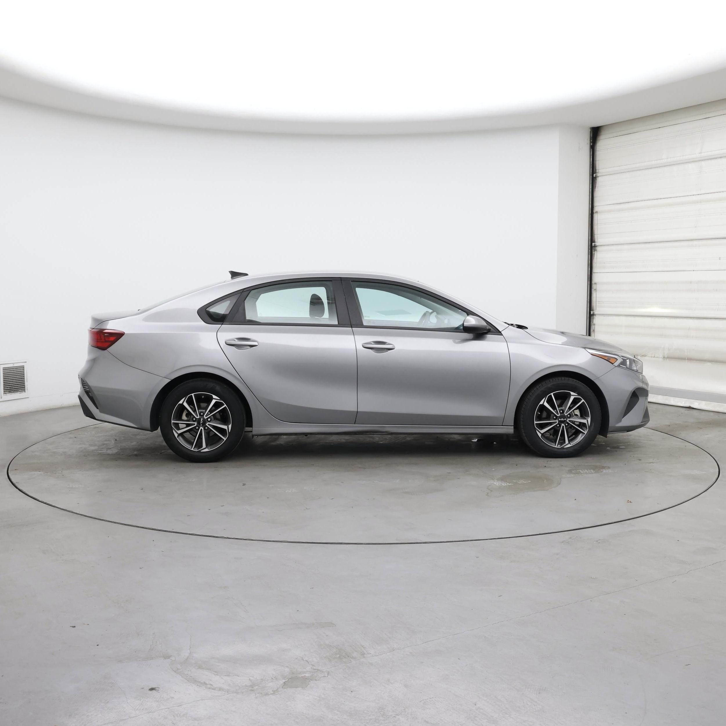 Thumbnail: 2023 Kia Forte - 7