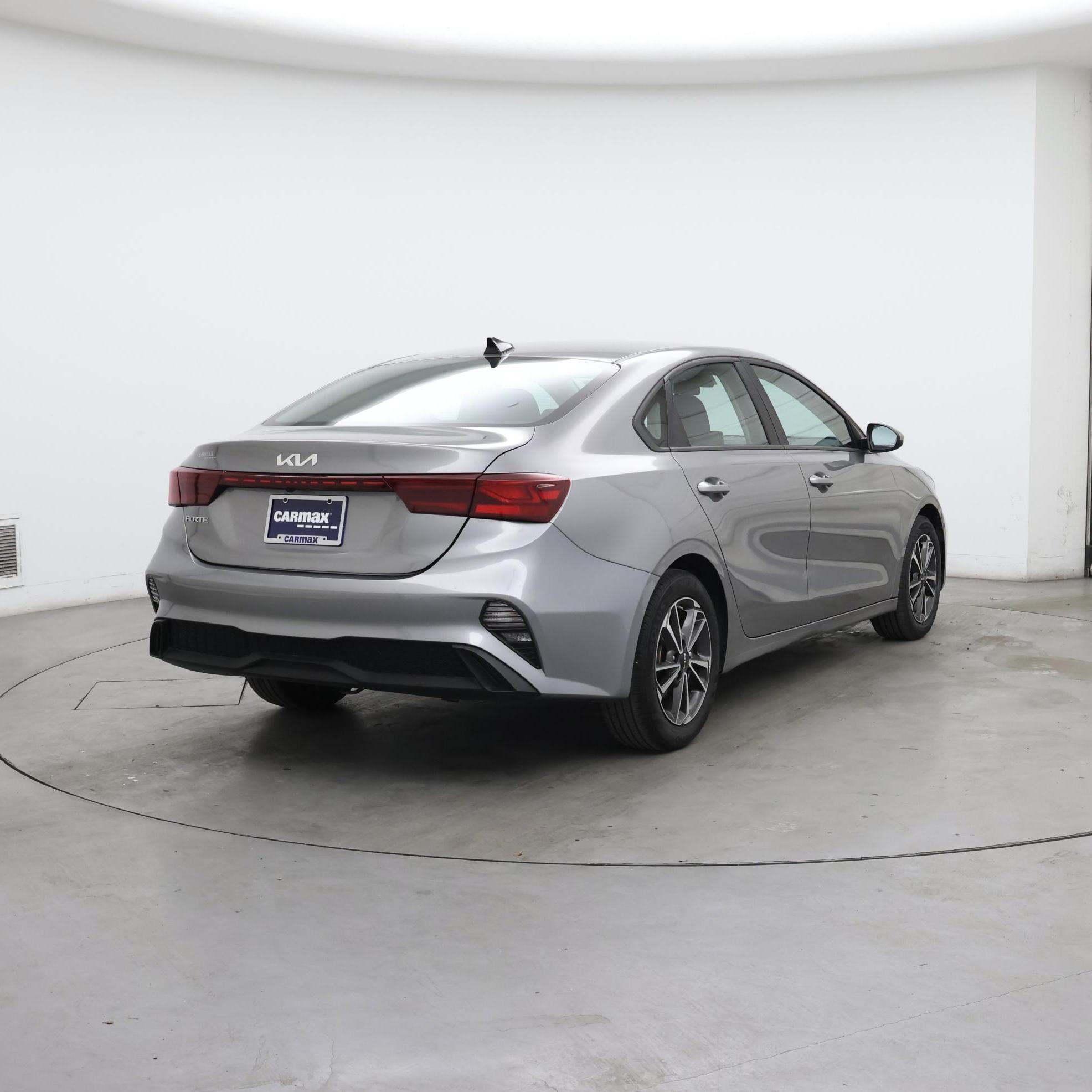 Thumbnail: 2023 Kia Forte - 8