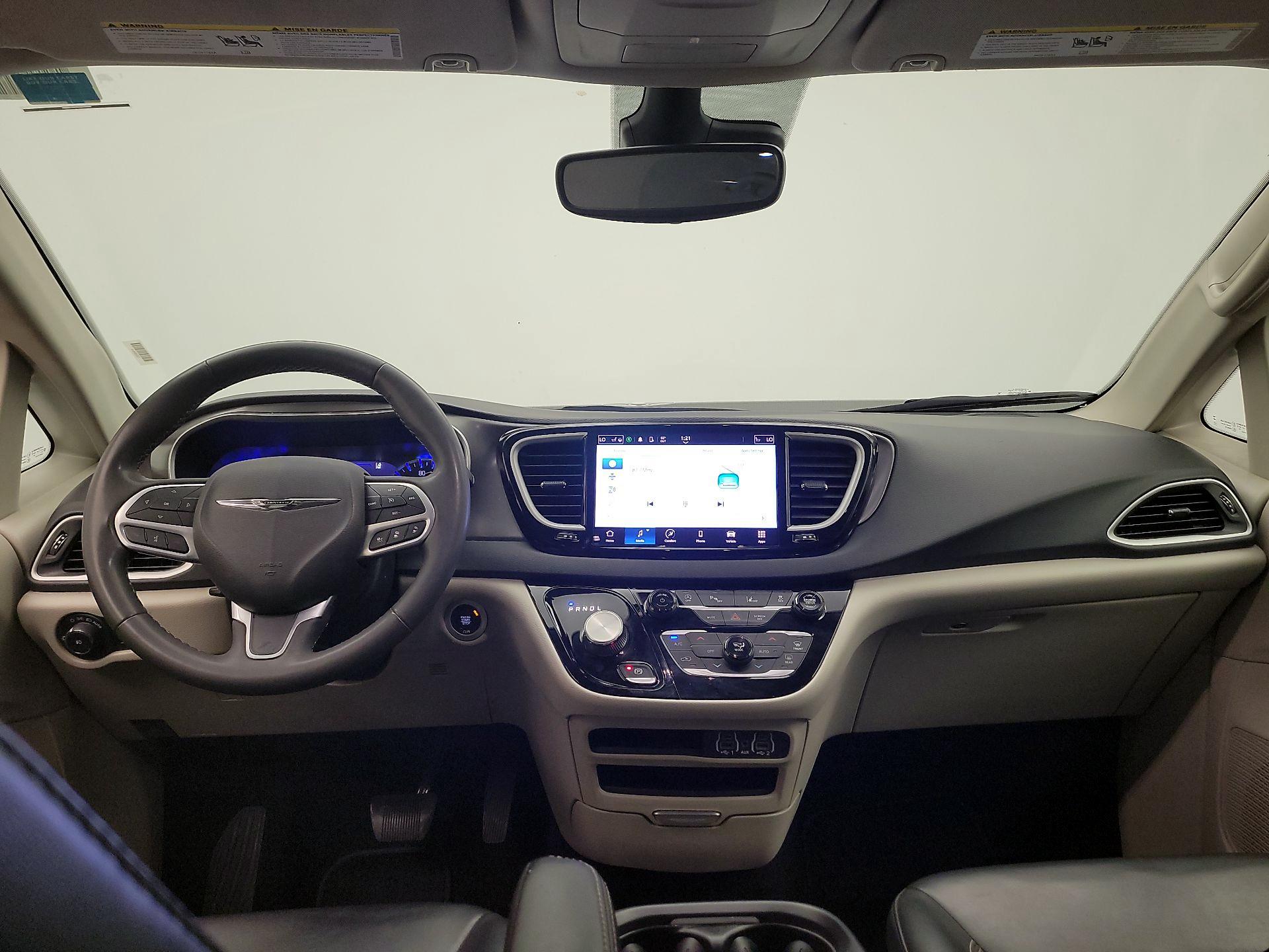 Thumbnail: 2023 Chrysler Pacifica - 9