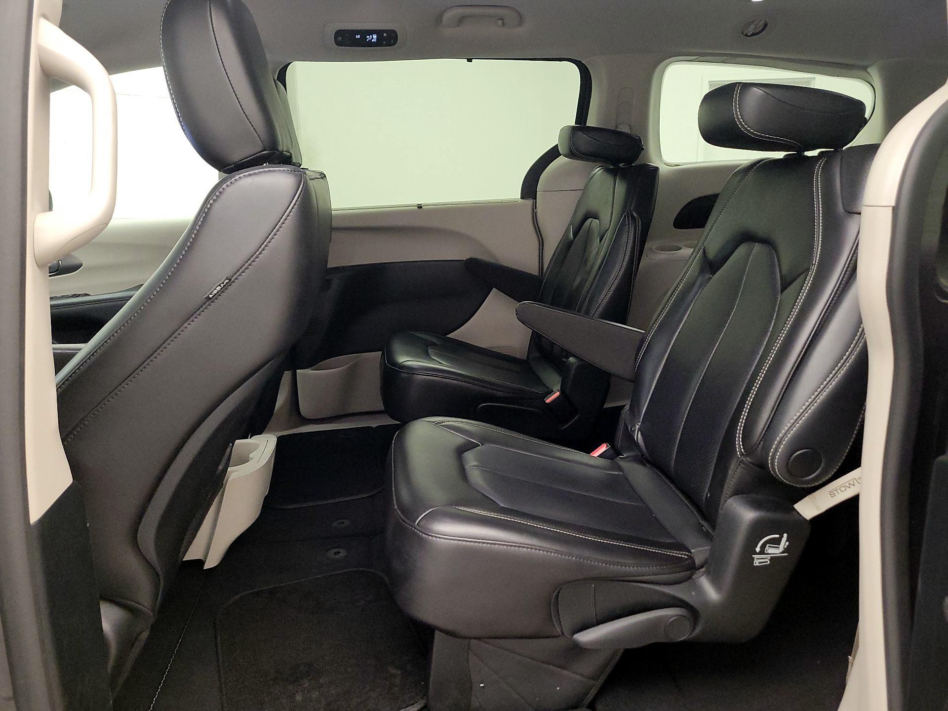 Thumbnail: 2023 Chrysler Pacifica - 19