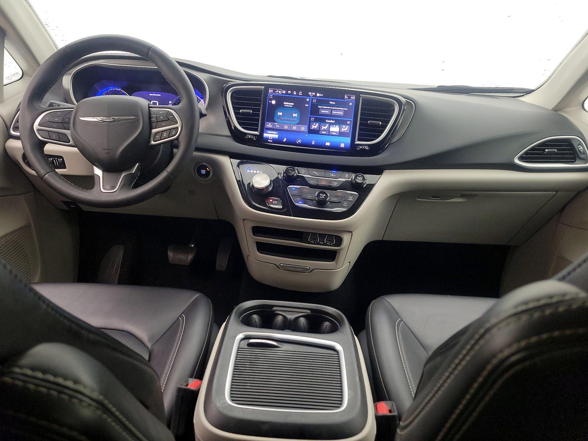 Thumbnail: 2024 Chrysler Pacifica - 9