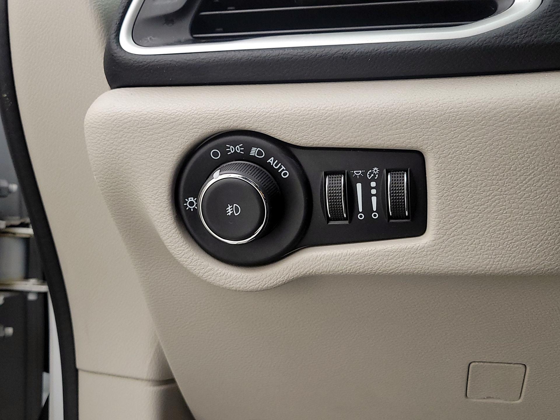 Thumbnail: 2024 Chrysler Pacifica - 13