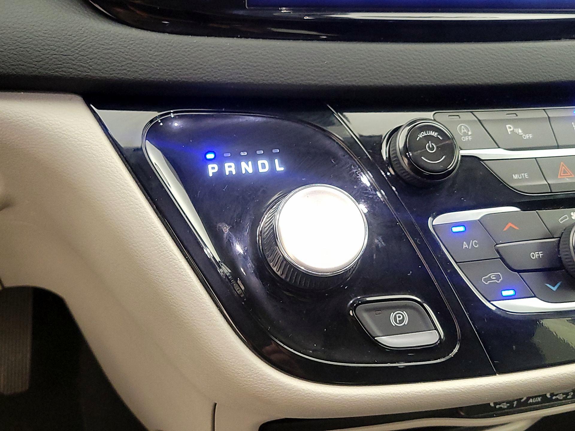 Thumbnail: 2024 Chrysler Pacifica - 17