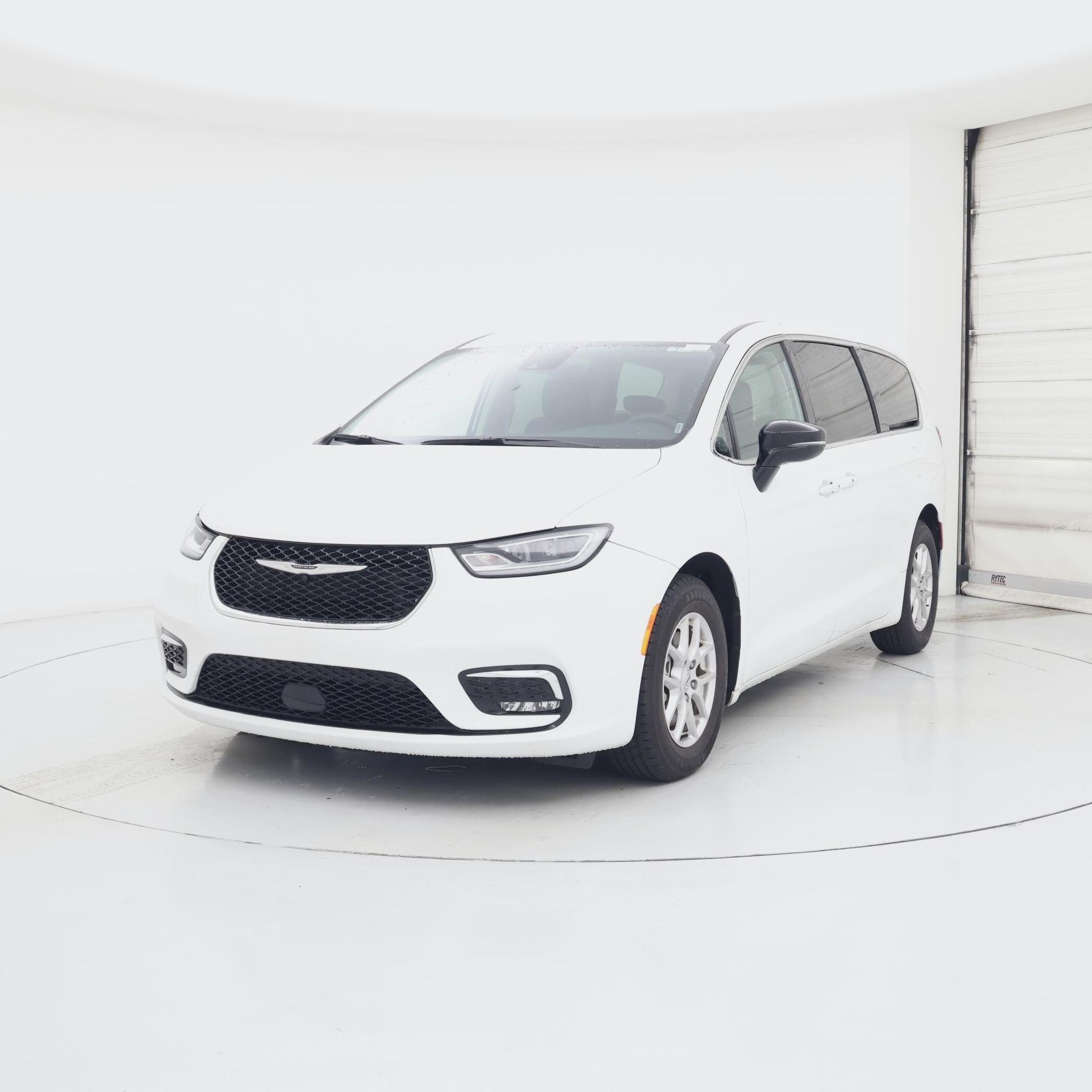 Thumbnail: 2024 Chrysler Pacifica - 4