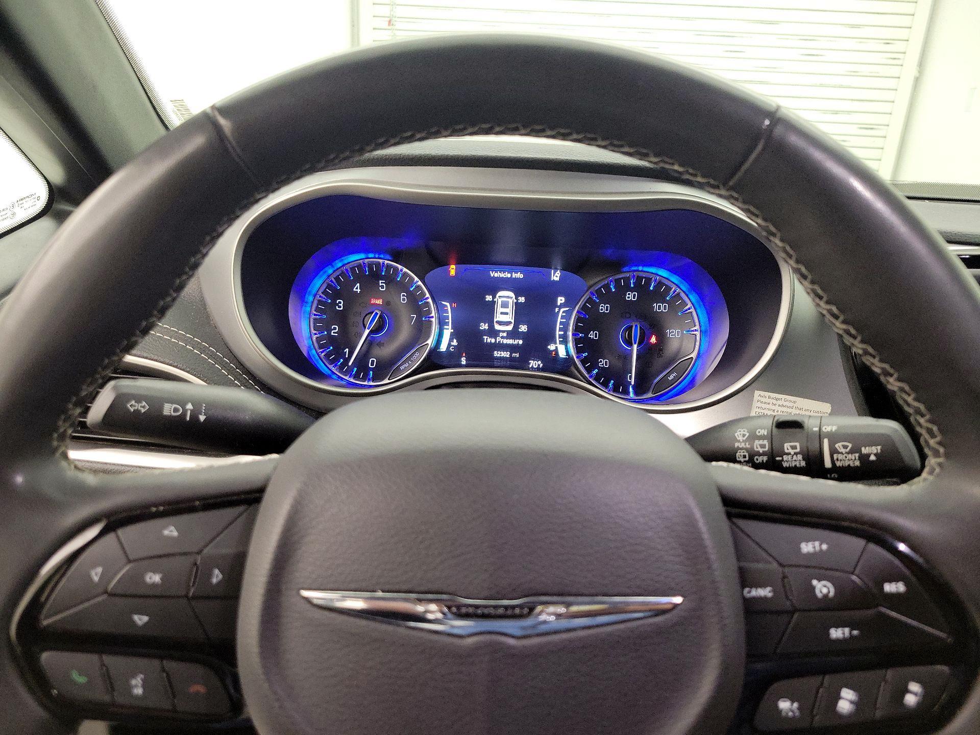 Thumbnail: 2023 Chrysler Pacifica - 9