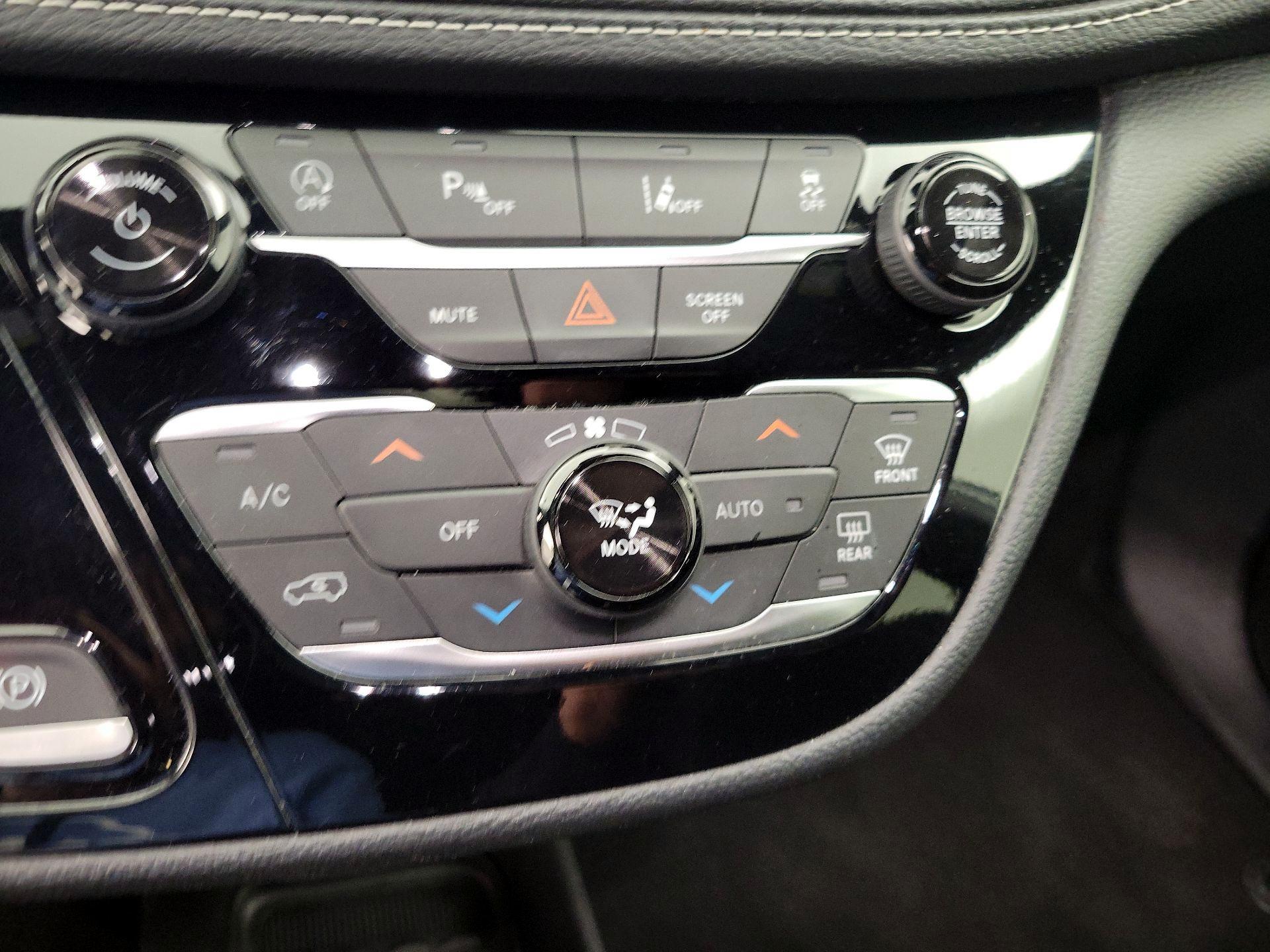 Thumbnail: 2023 Chrysler Pacifica - 16