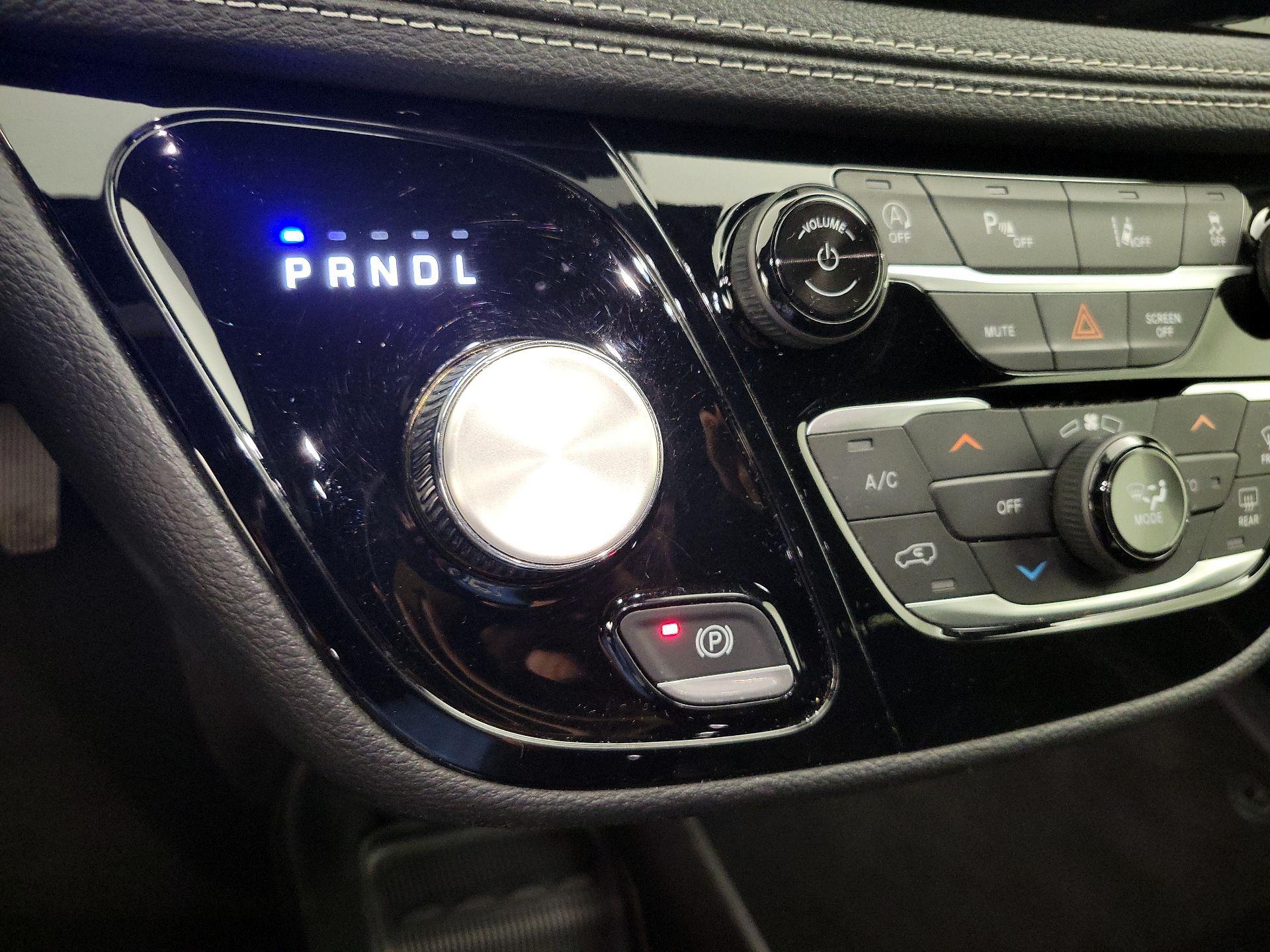 Thumbnail: 2023 Chrysler Pacifica - 17