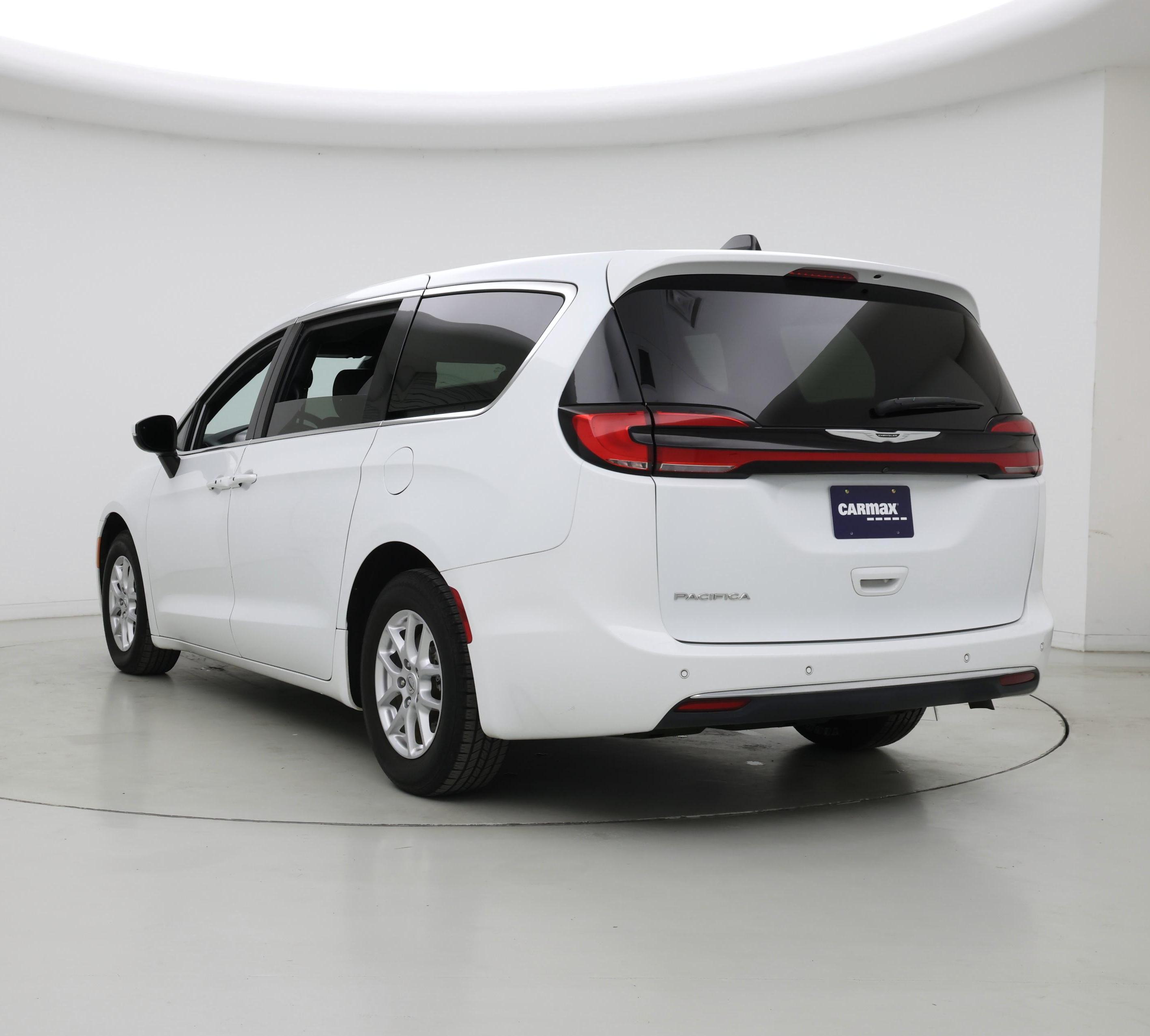 Thumbnail: 2023 Chrysler Pacifica - 2