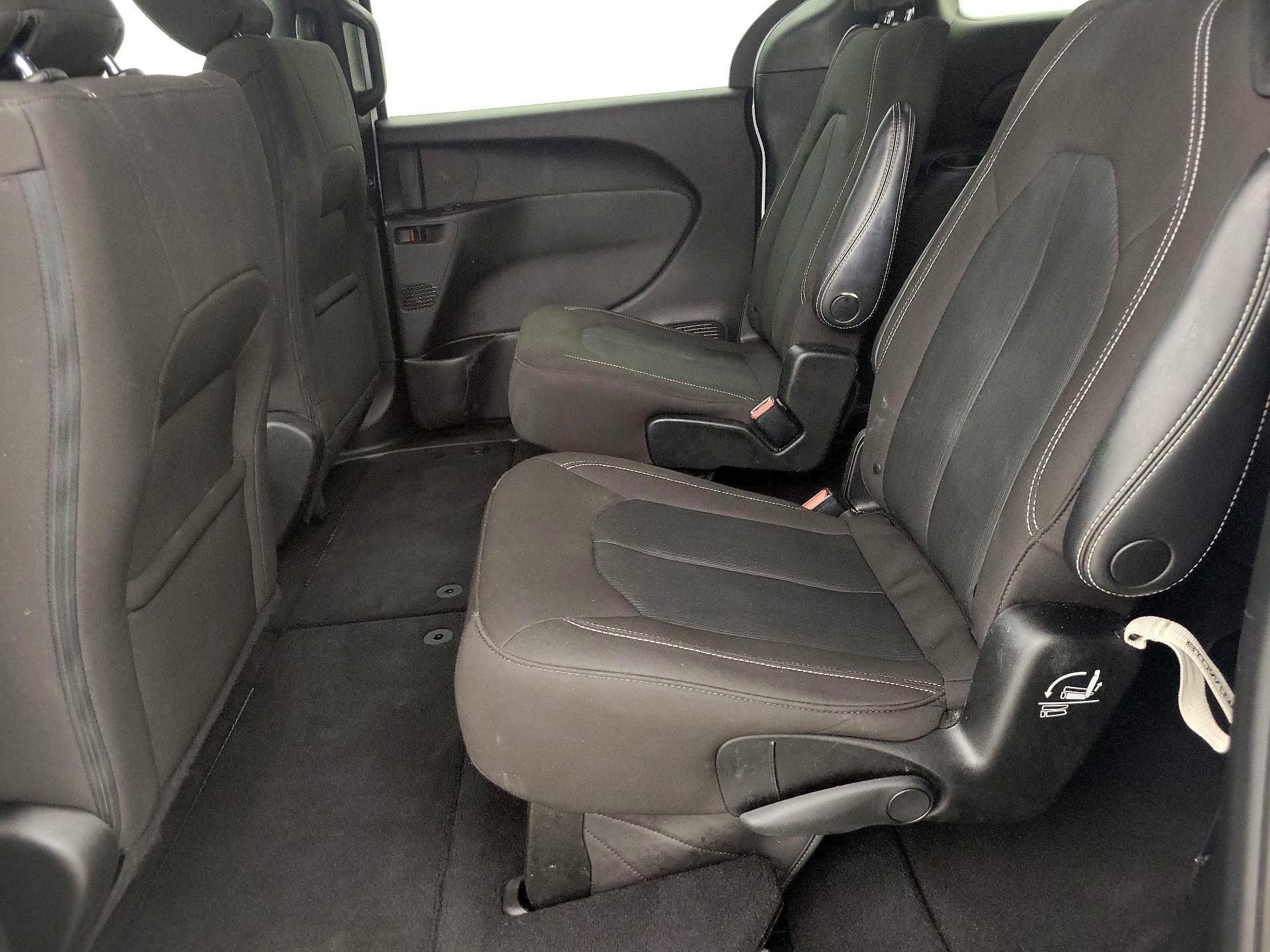 Thumbnail: 2023 Chrysler Pacifica - 19