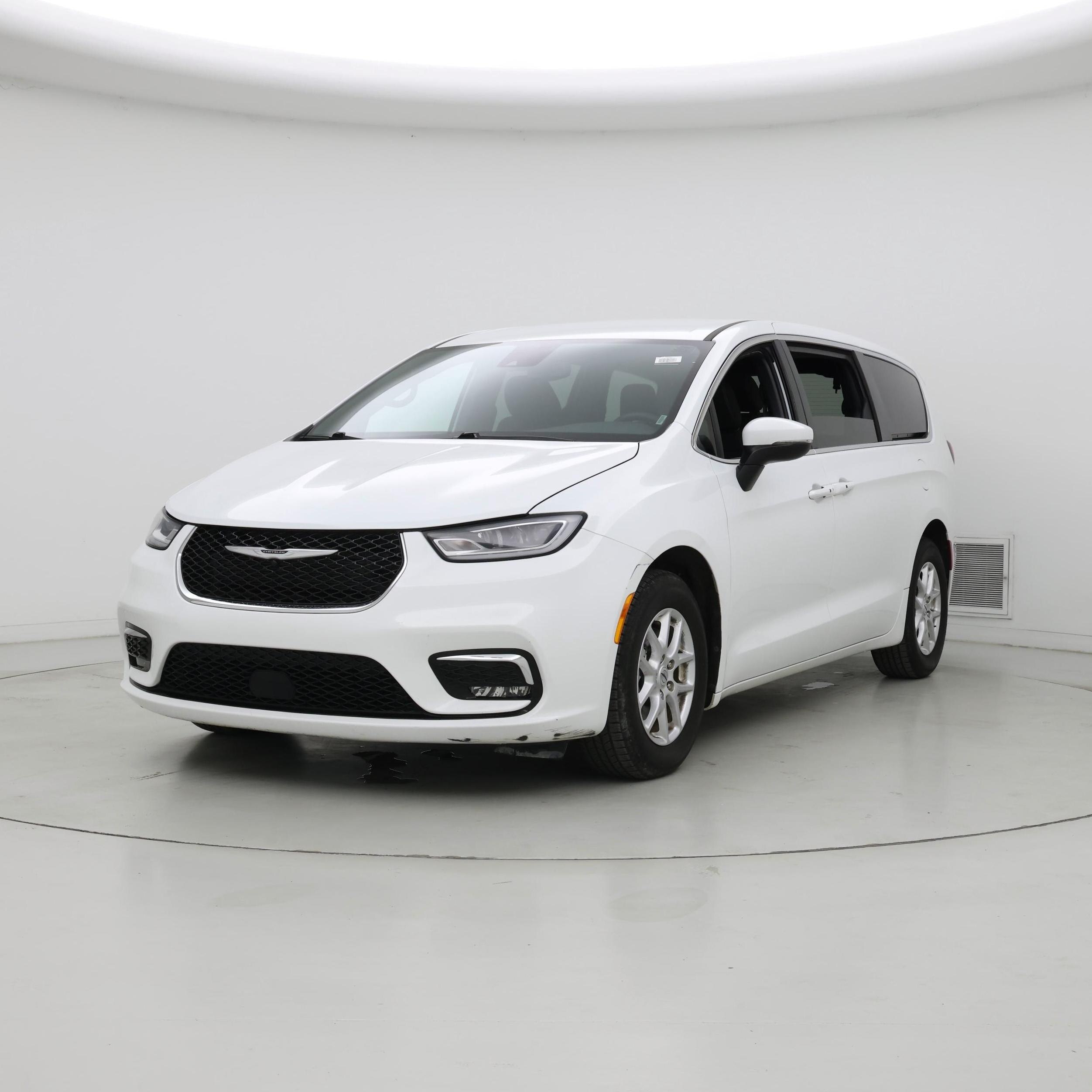 Thumbnail: 2023 Chrysler Pacifica - 4