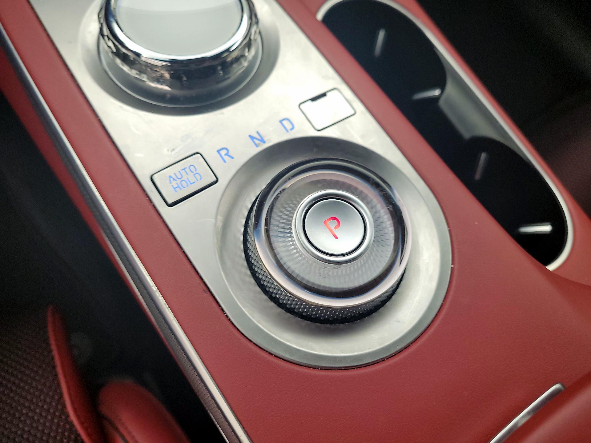 Thumbnail: 2023 Genesis GV70 - 17