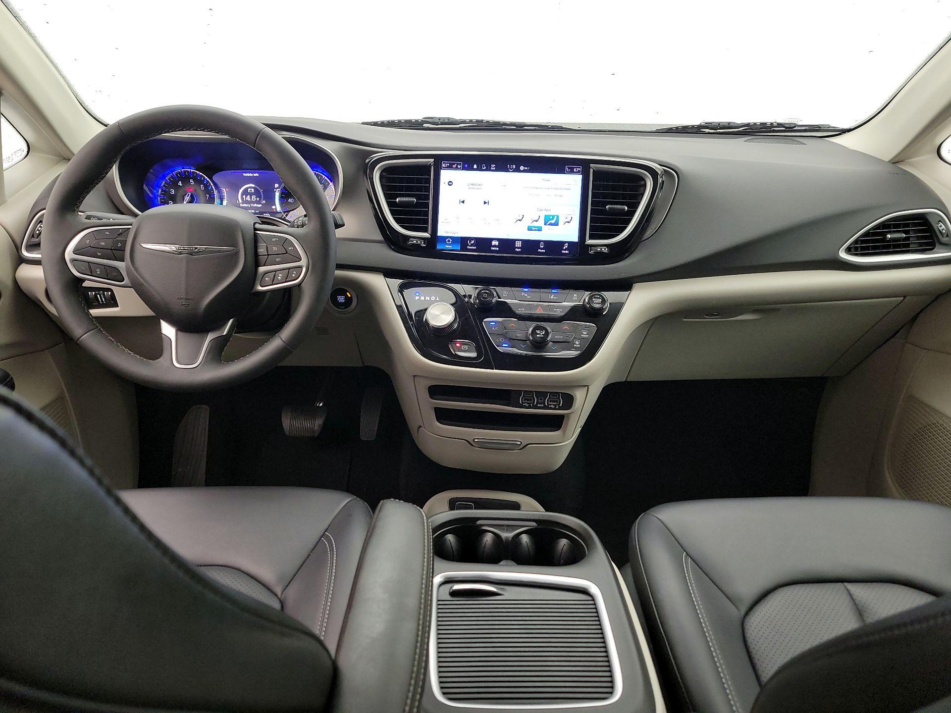 Thumbnail: 2024 Chrysler Pacifica - 9