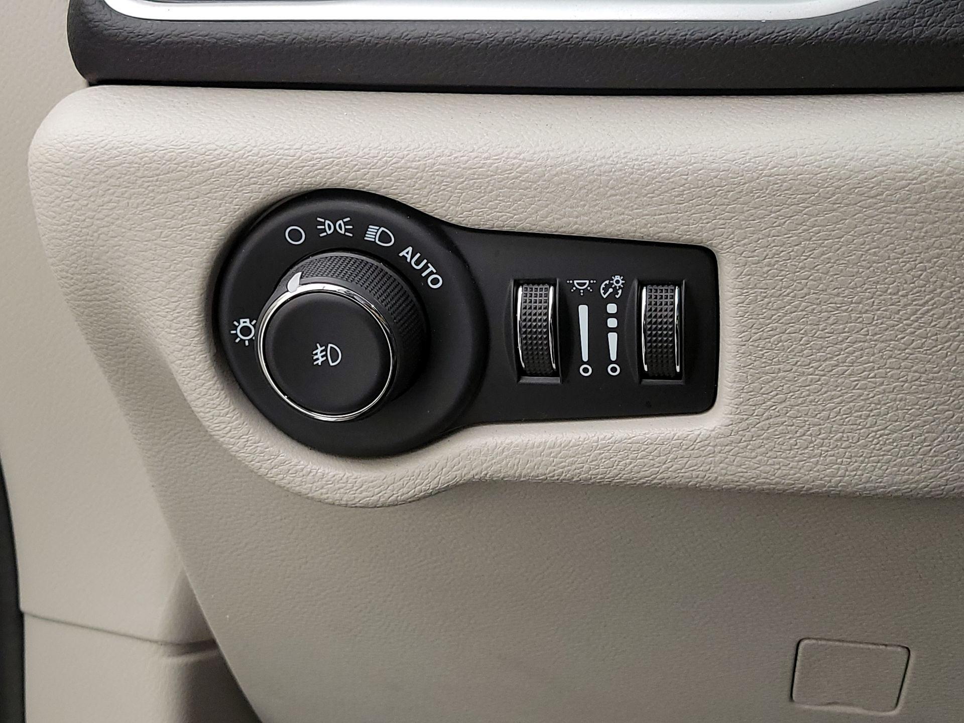 Thumbnail: 2024 Chrysler Pacifica - 13