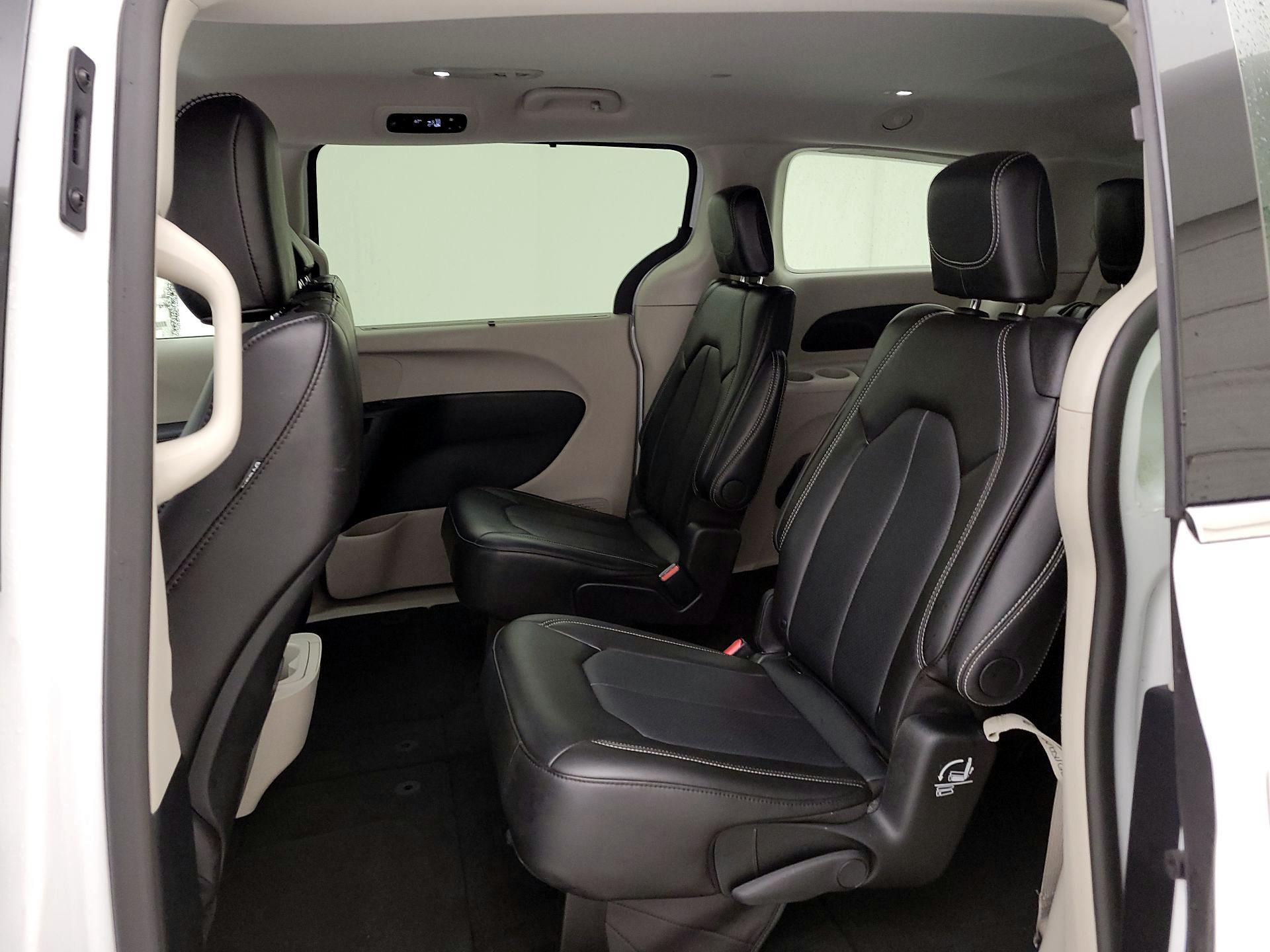 Thumbnail: 2024 Chrysler Pacifica - 19