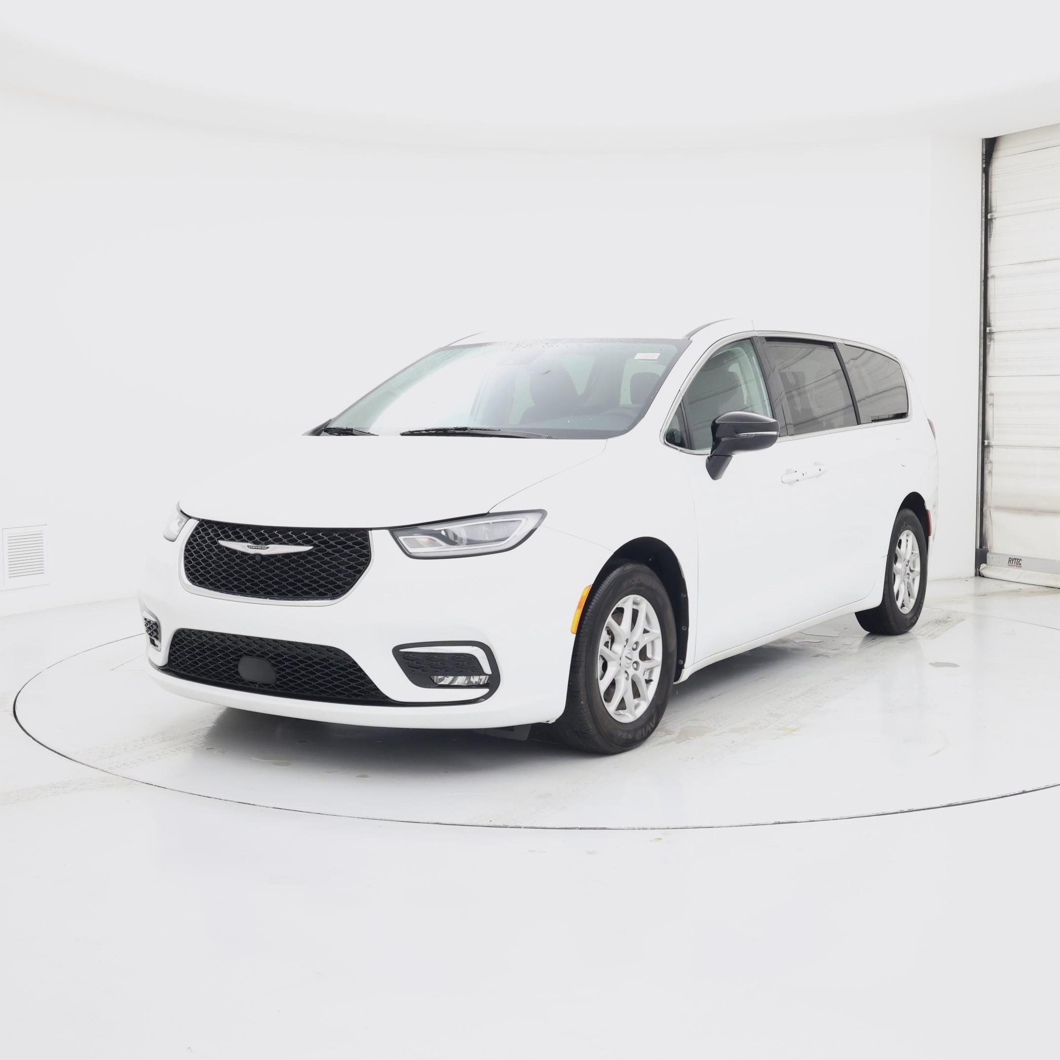 Thumbnail: 2024 Chrysler Pacifica - 4