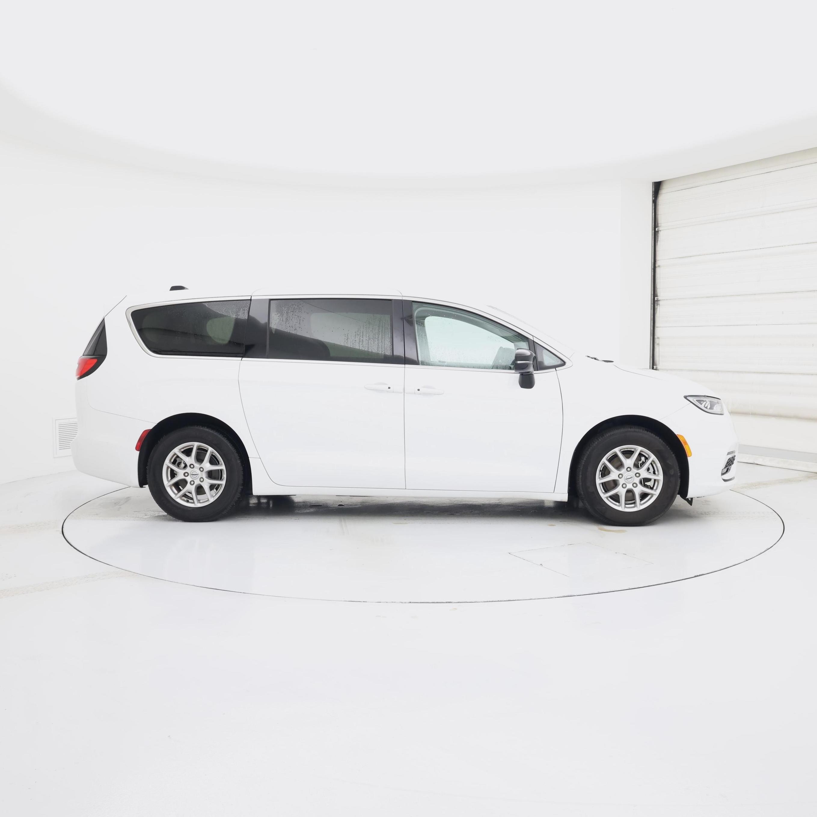 Thumbnail: 2024 Chrysler Pacifica - 7