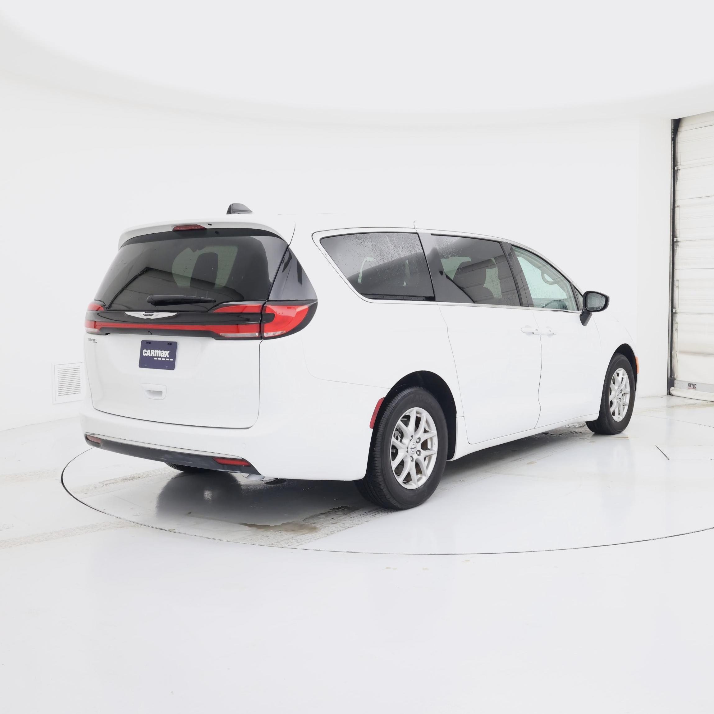 Thumbnail: 2024 Chrysler Pacifica - 8