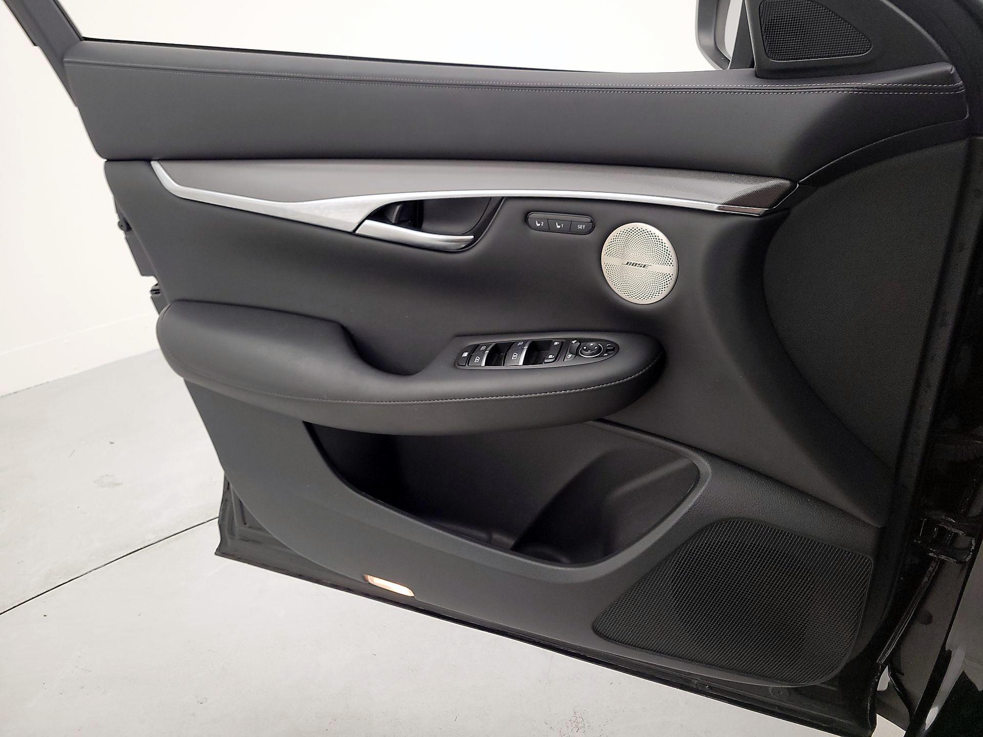 Thumbnail: 2023 INFINITI QX50 - 12