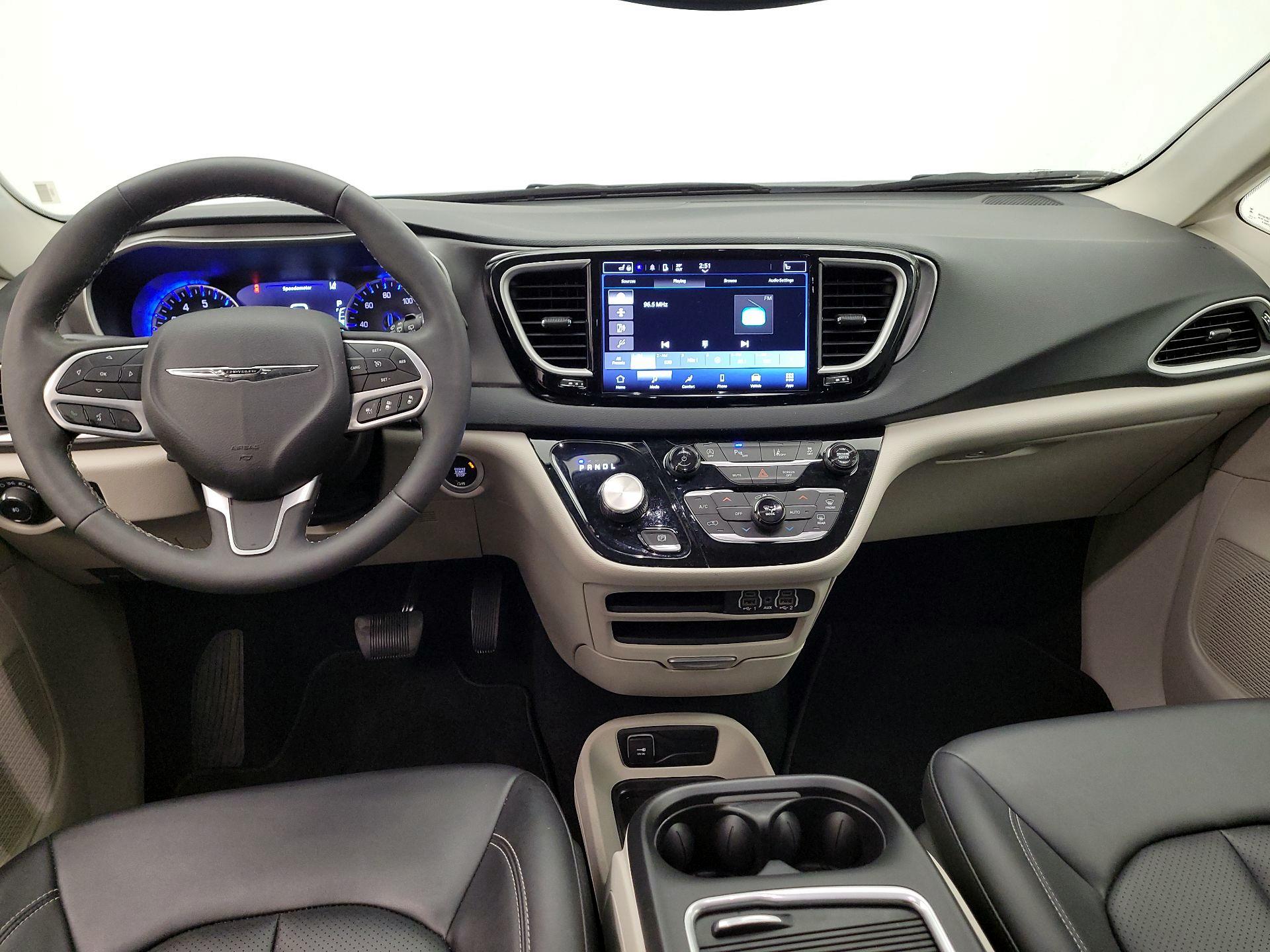 Thumbnail: 2024 Chrysler Pacifica - 9