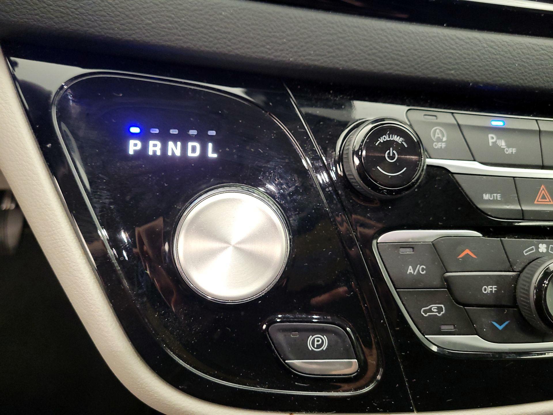 Thumbnail: 2024 Chrysler Pacifica - 15