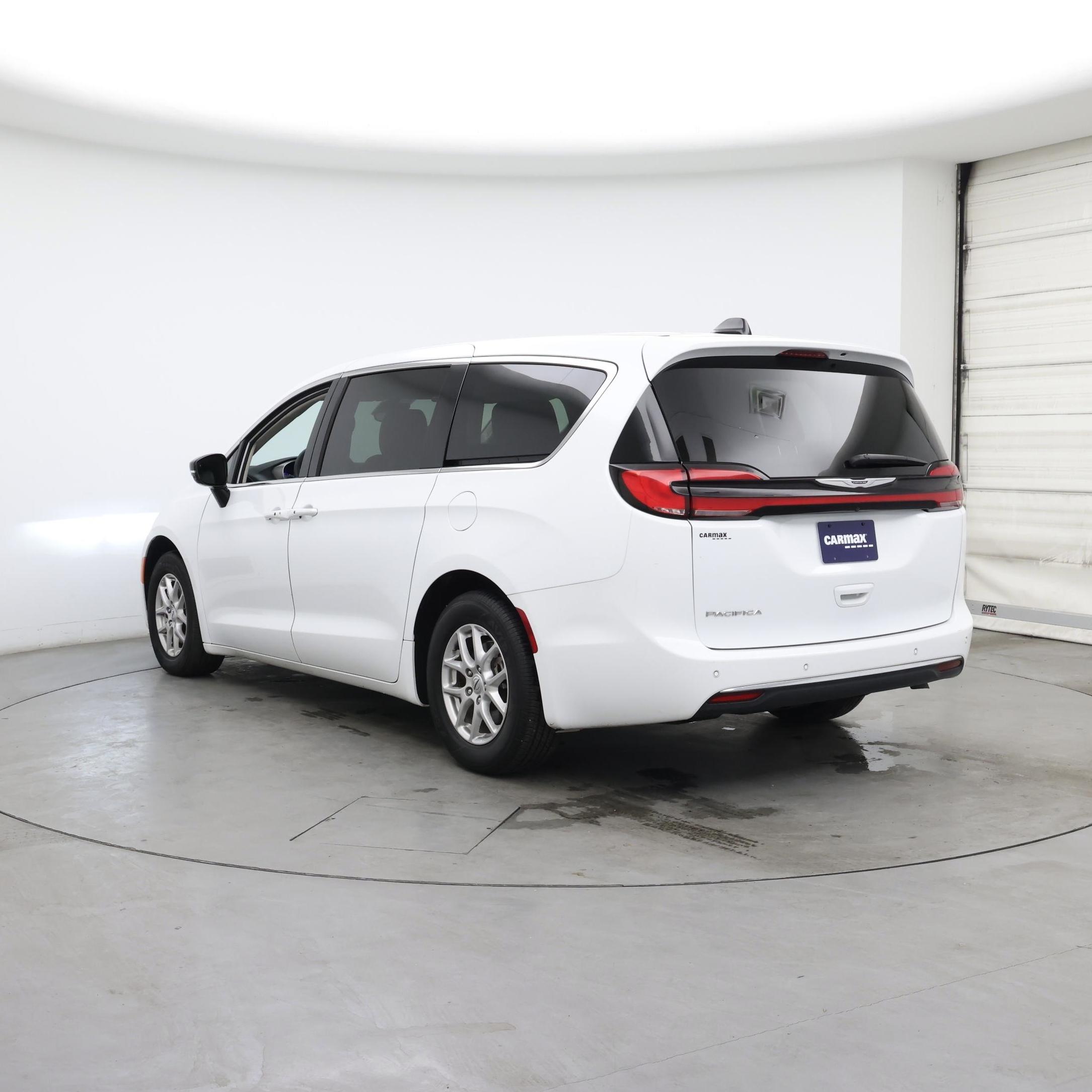 Thumbnail: 2024 Chrysler Pacifica - 2