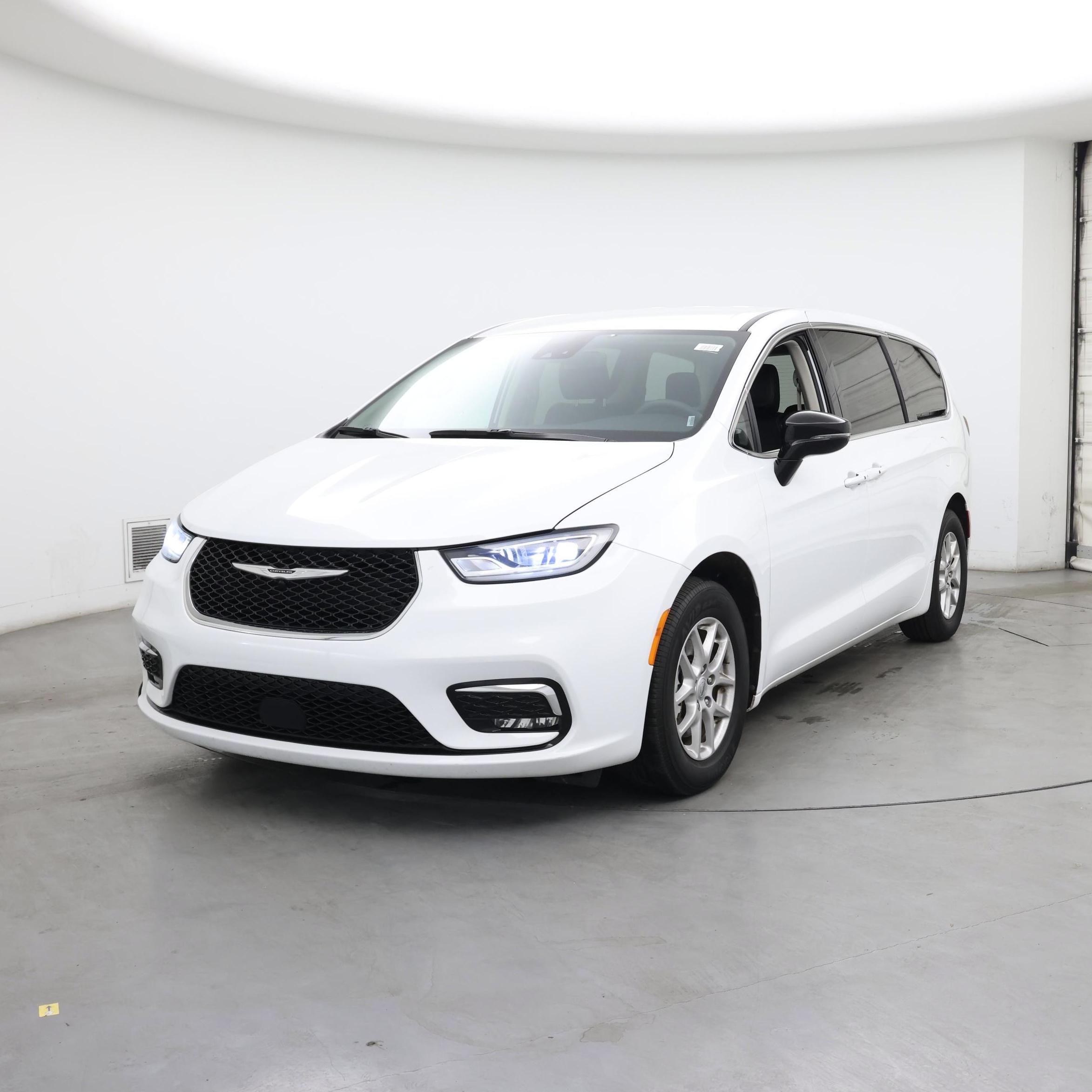 Thumbnail: 2024 Chrysler Pacifica - 4