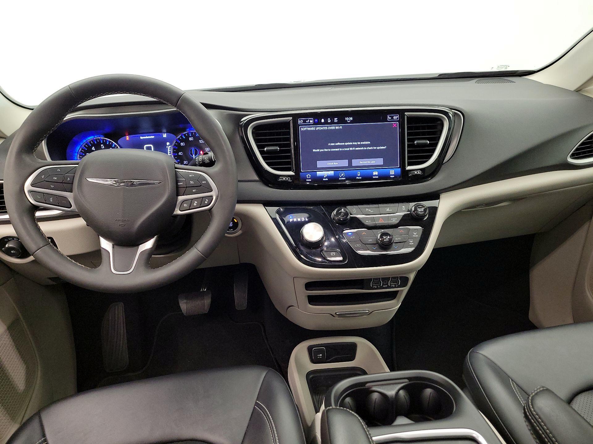 Thumbnail: 2024 Chrysler Pacifica - 9