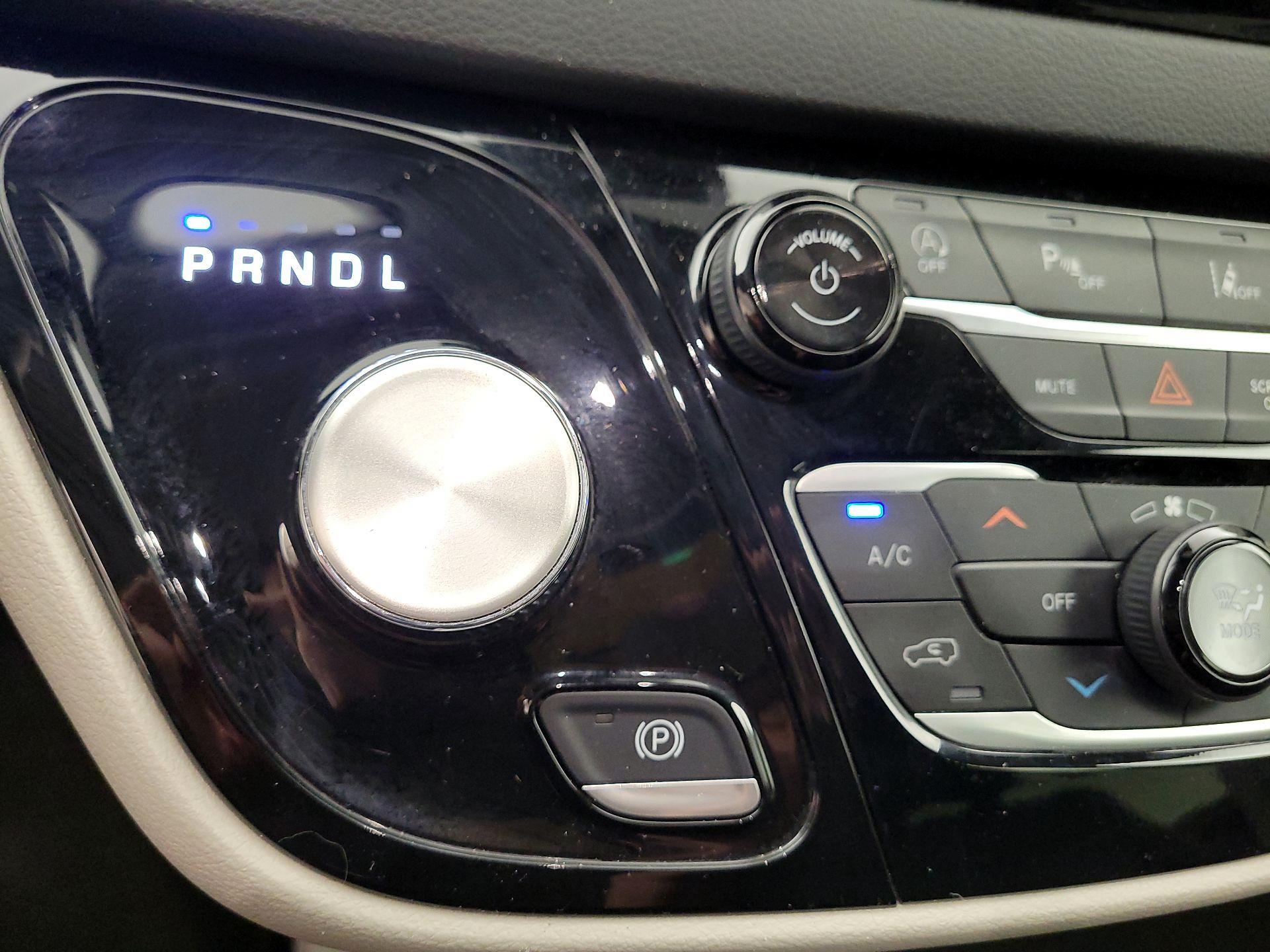 Thumbnail: 2024 Chrysler Pacifica - 15