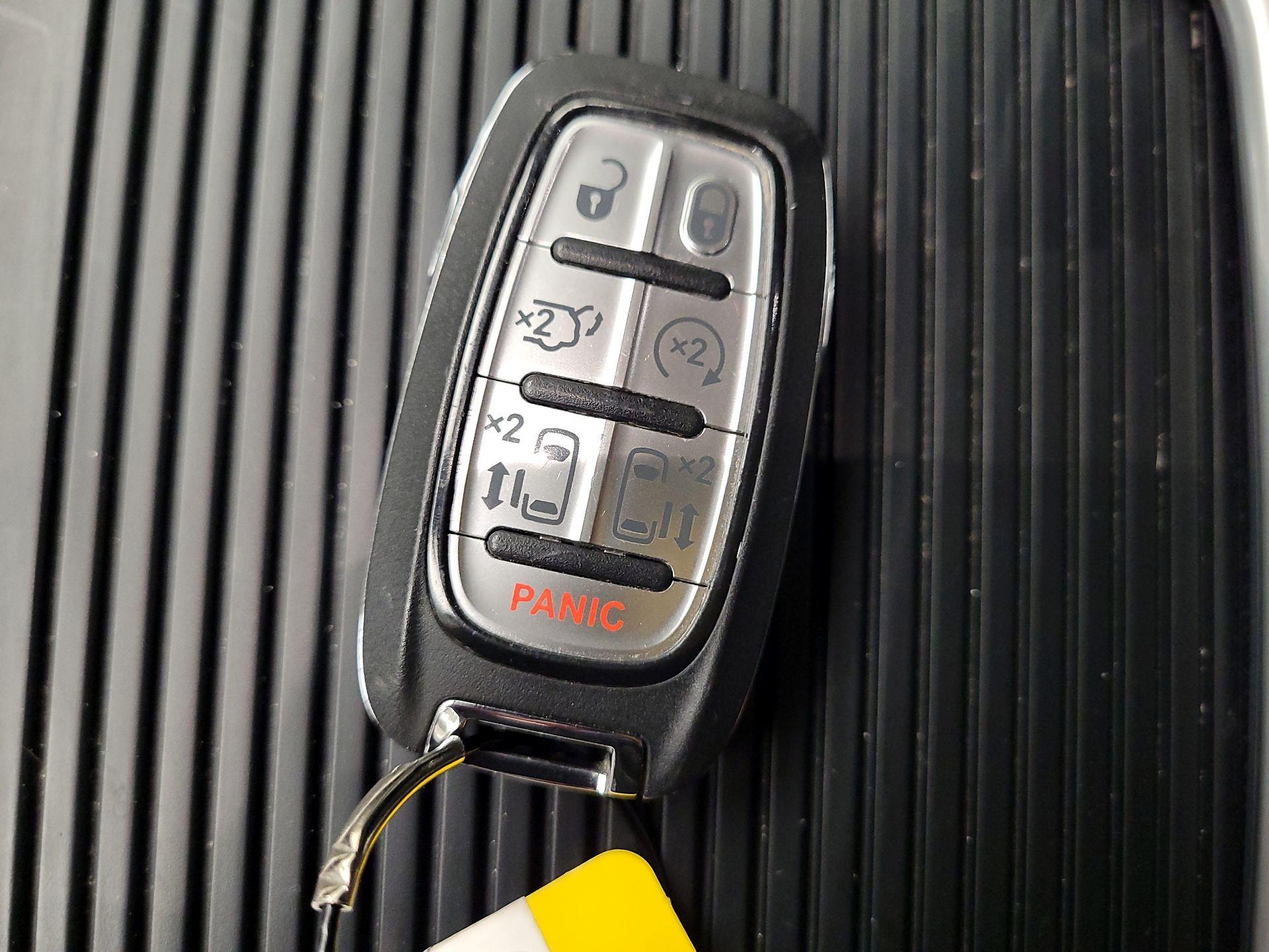 Thumbnail: 2024 Chrysler Pacifica - 18