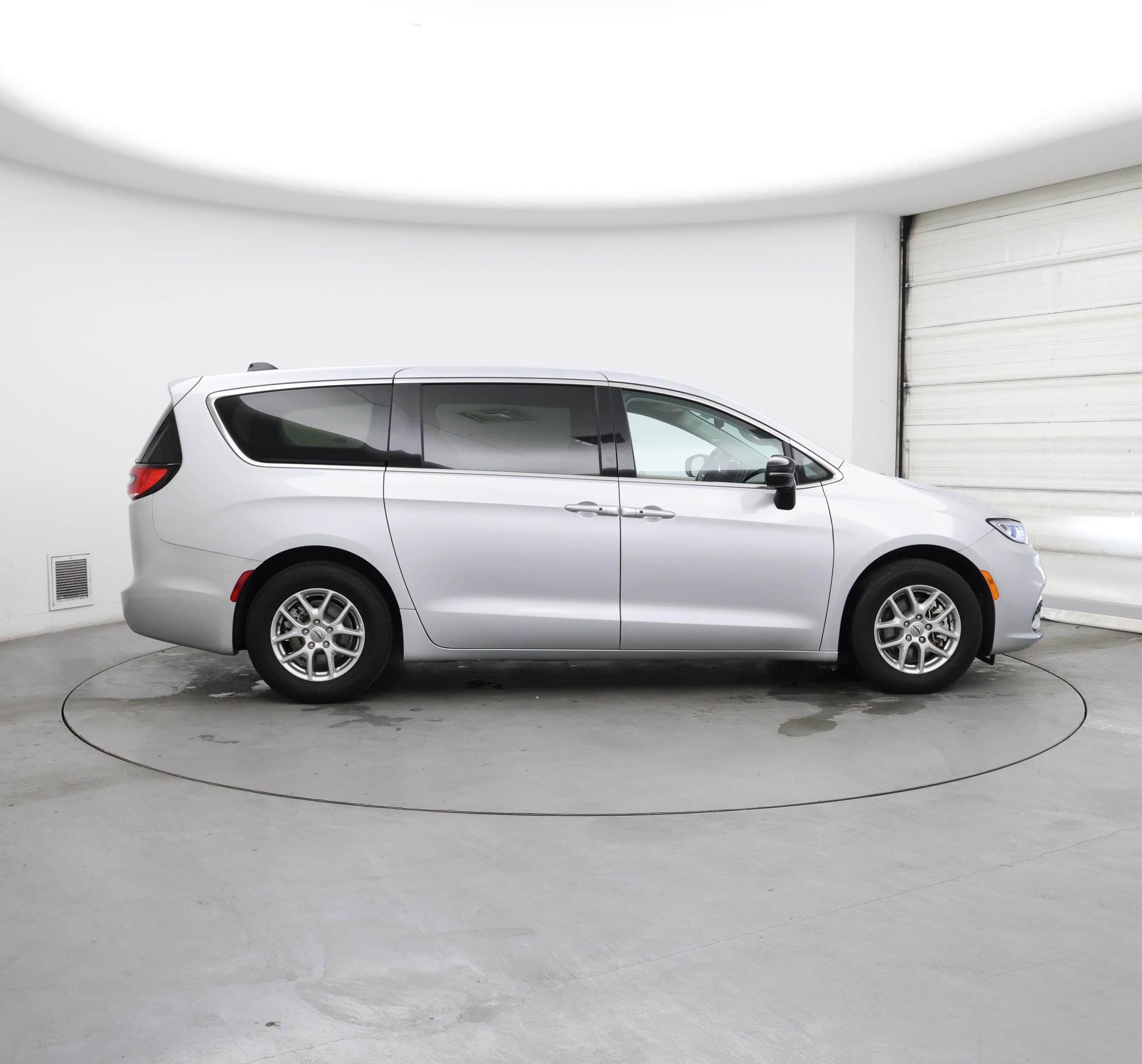 Thumbnail: 2024 Chrysler Pacifica - 7