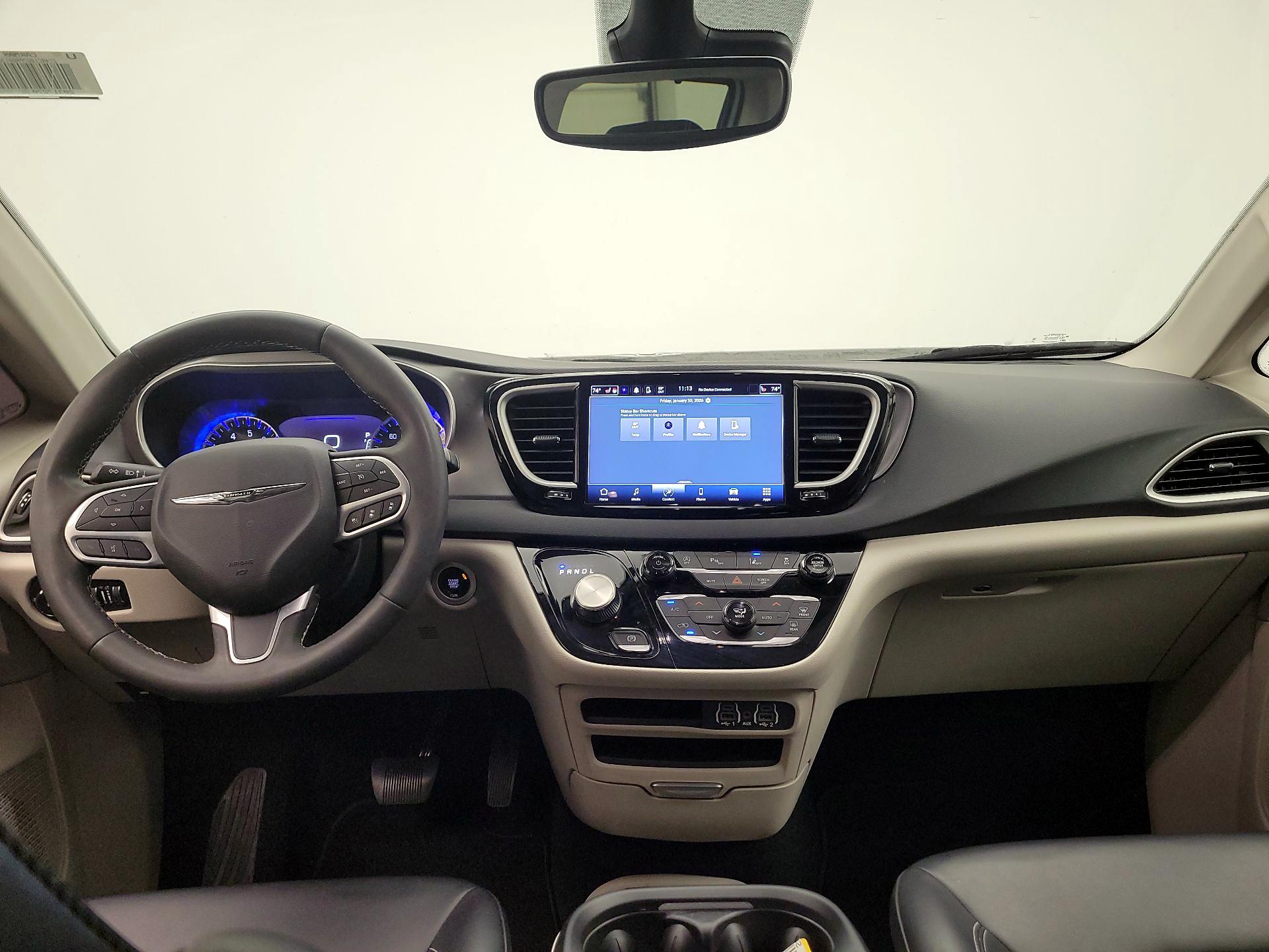 Thumbnail: 2023 Chrysler Pacifica - 9