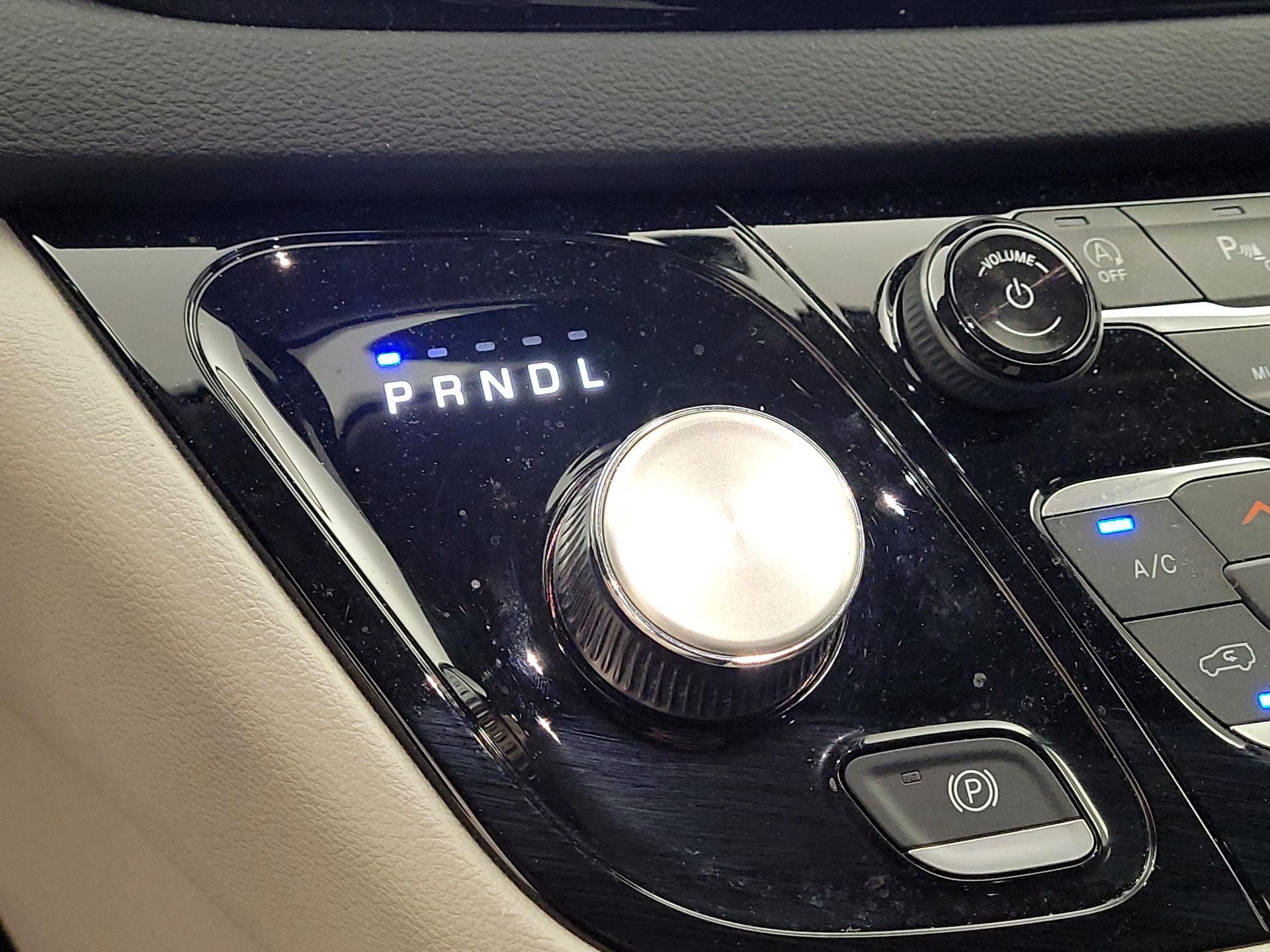 Thumbnail: 2023 Chrysler Pacifica - 17