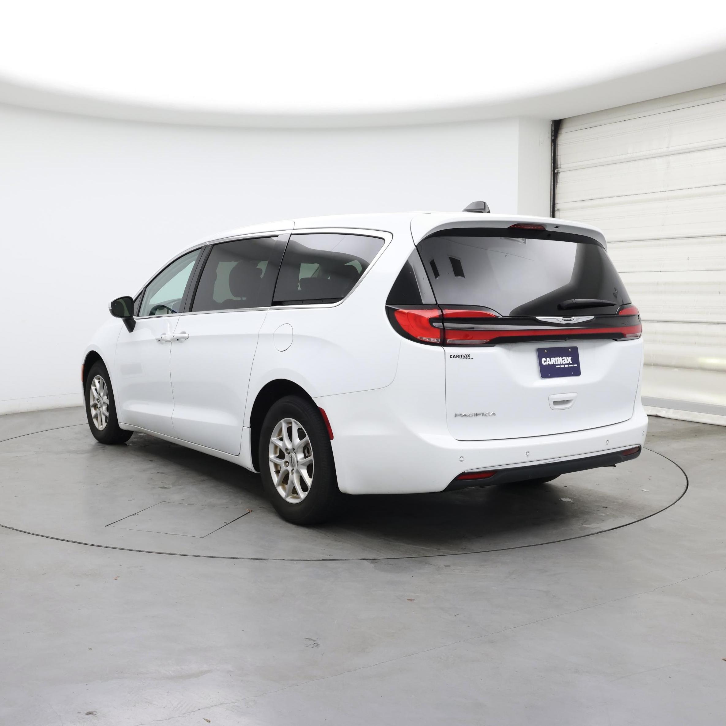 Thumbnail: 2023 Chrysler Pacifica - 2