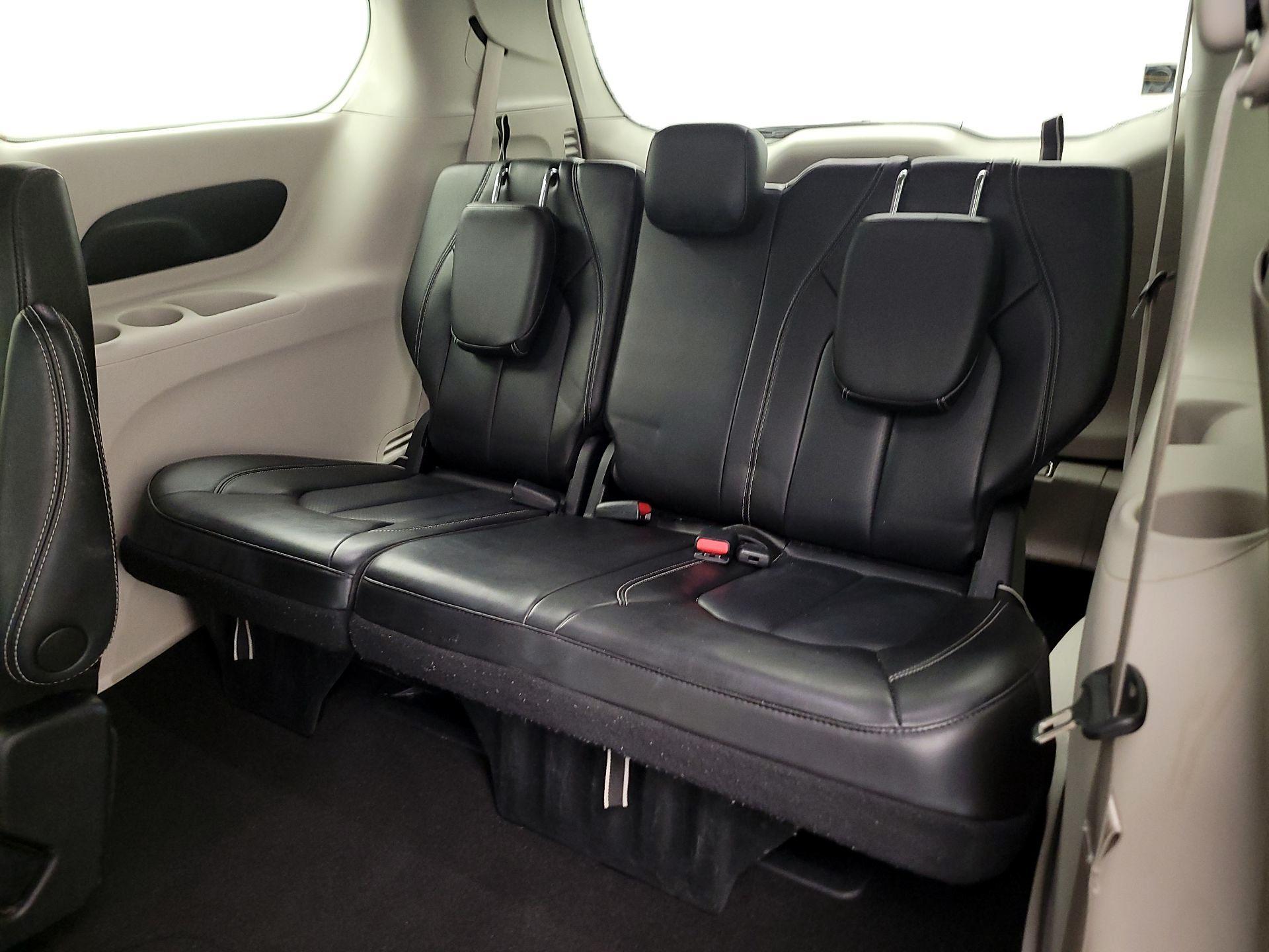 Thumbnail: 2023 Chrysler Pacifica - 20