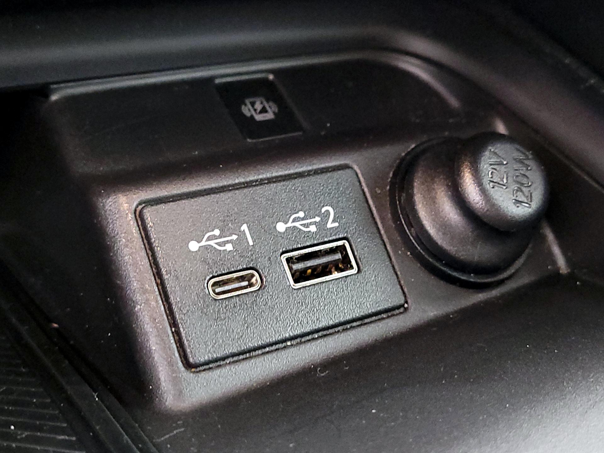 Thumbnail: 2023 INFINITI QX50 - 18