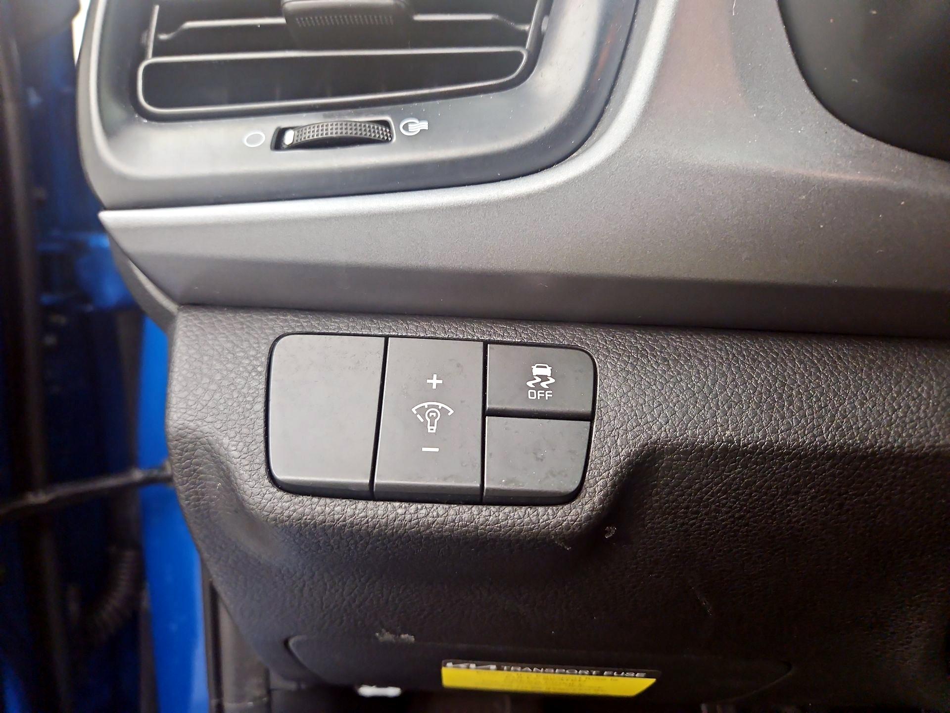 Thumbnail: 2023 Kia Rio - 13