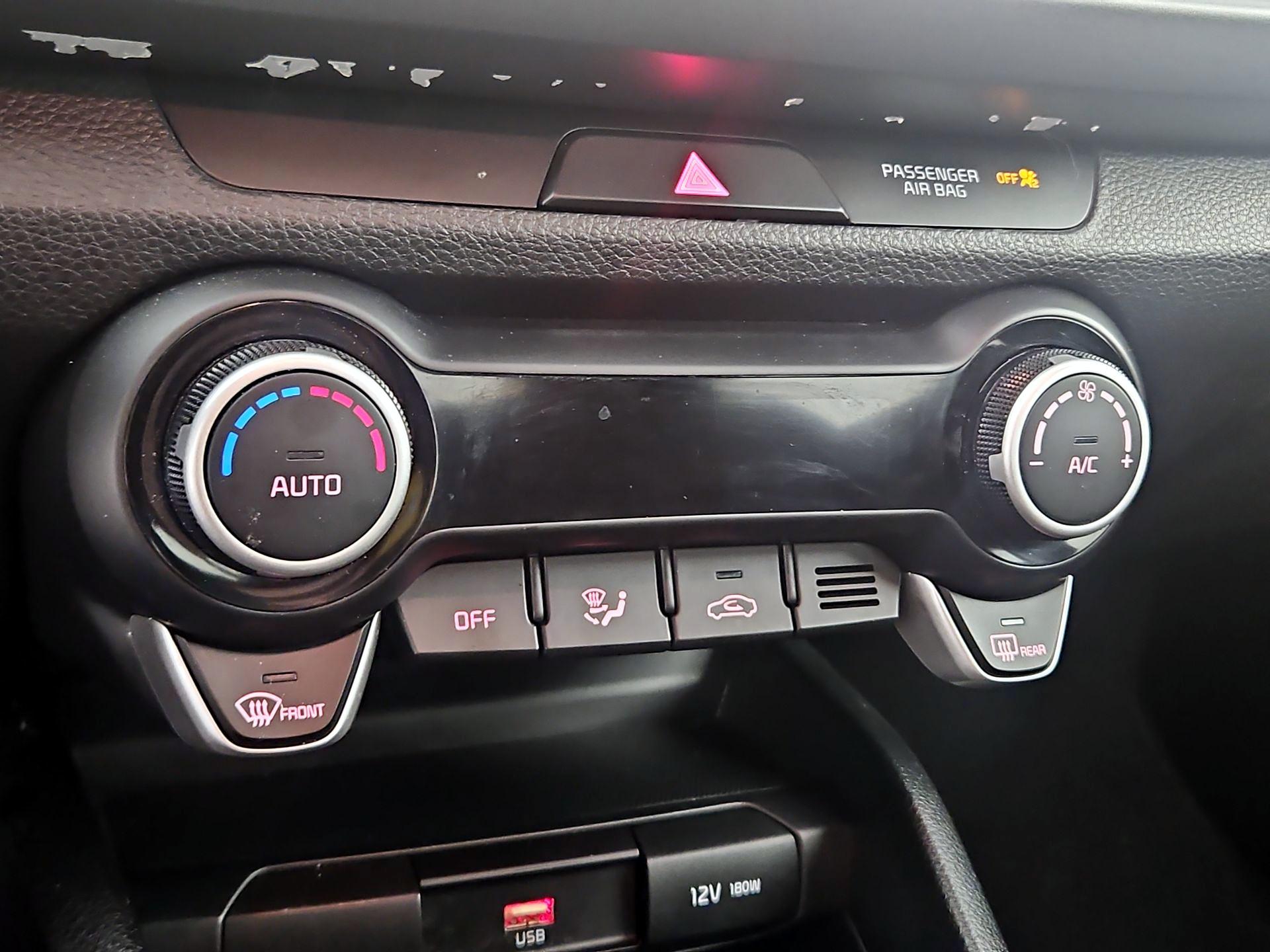 Thumbnail: 2023 Kia Rio - 16