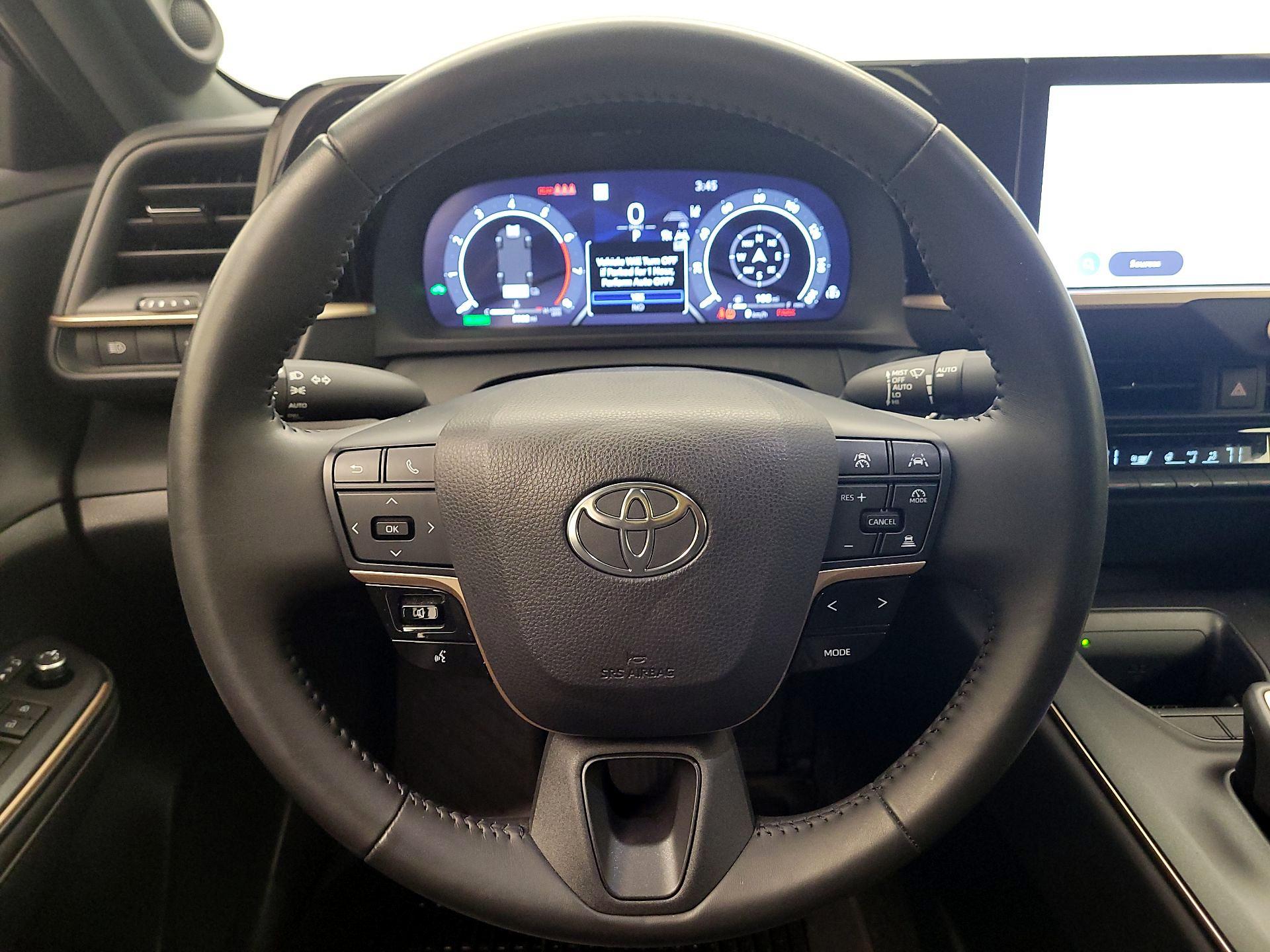 Thumbnail: 2023 Toyota Crown - 10